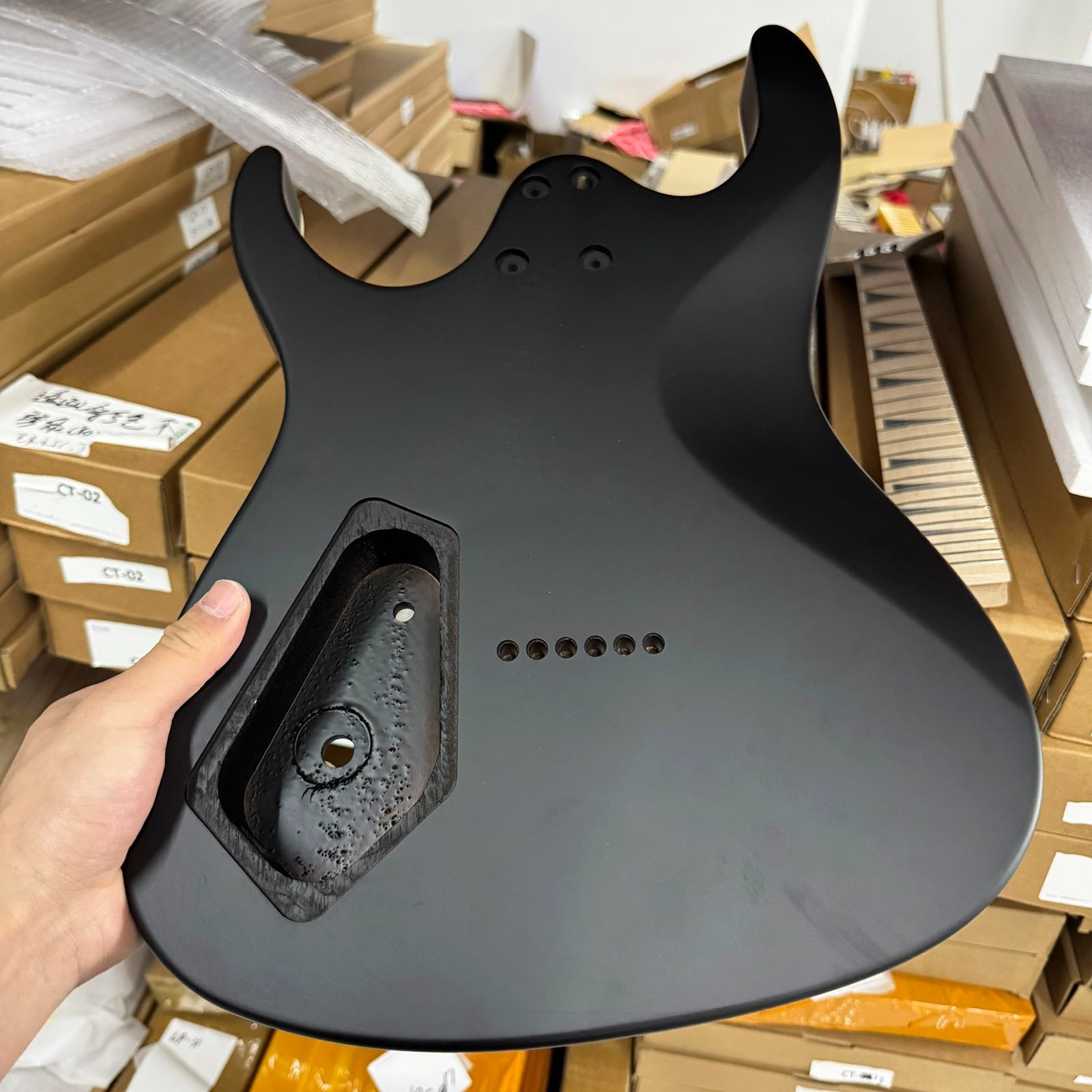 24-fret 25.5-inch neck,Basswood electric guitar body, fits  with black matte fin