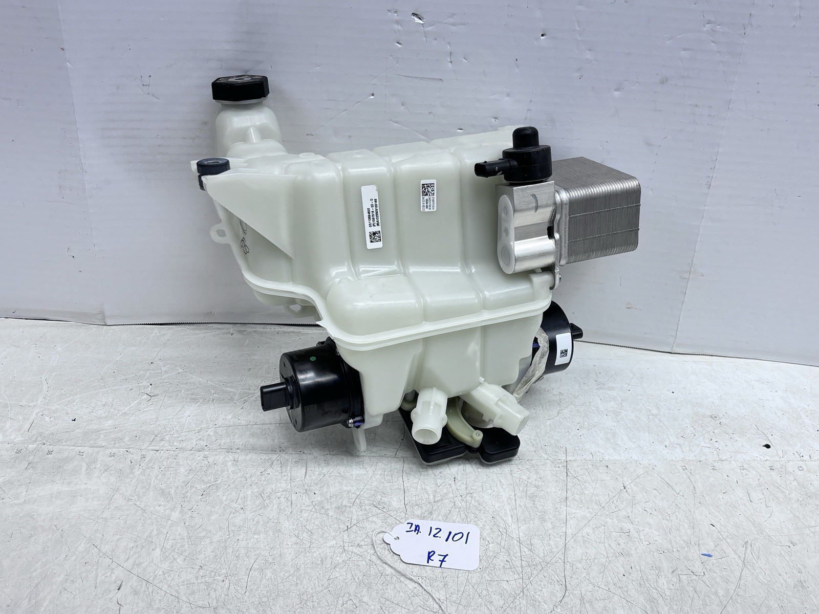 2017-2024 TESLA MODEL 3 COOLANT EXPANSION TANK SUPER BOTTLE 1097015-00-M OEM