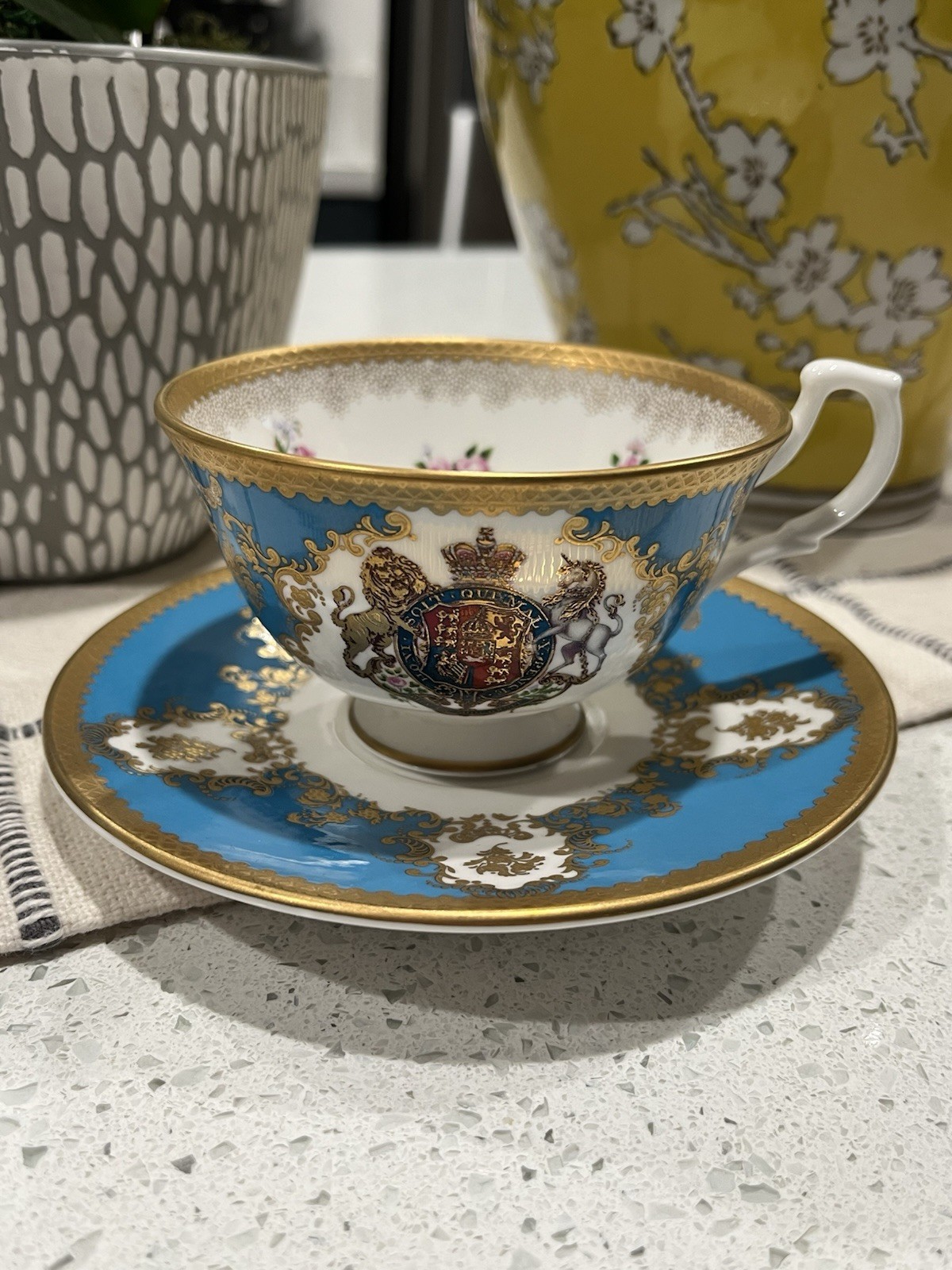 Royal Collection Trust Buckingham Palace Coat of Arms Cup/Saucer Made in England Royal Collection Trust Buckingham Palace Coat of Arms Cup/Saucer Made in England