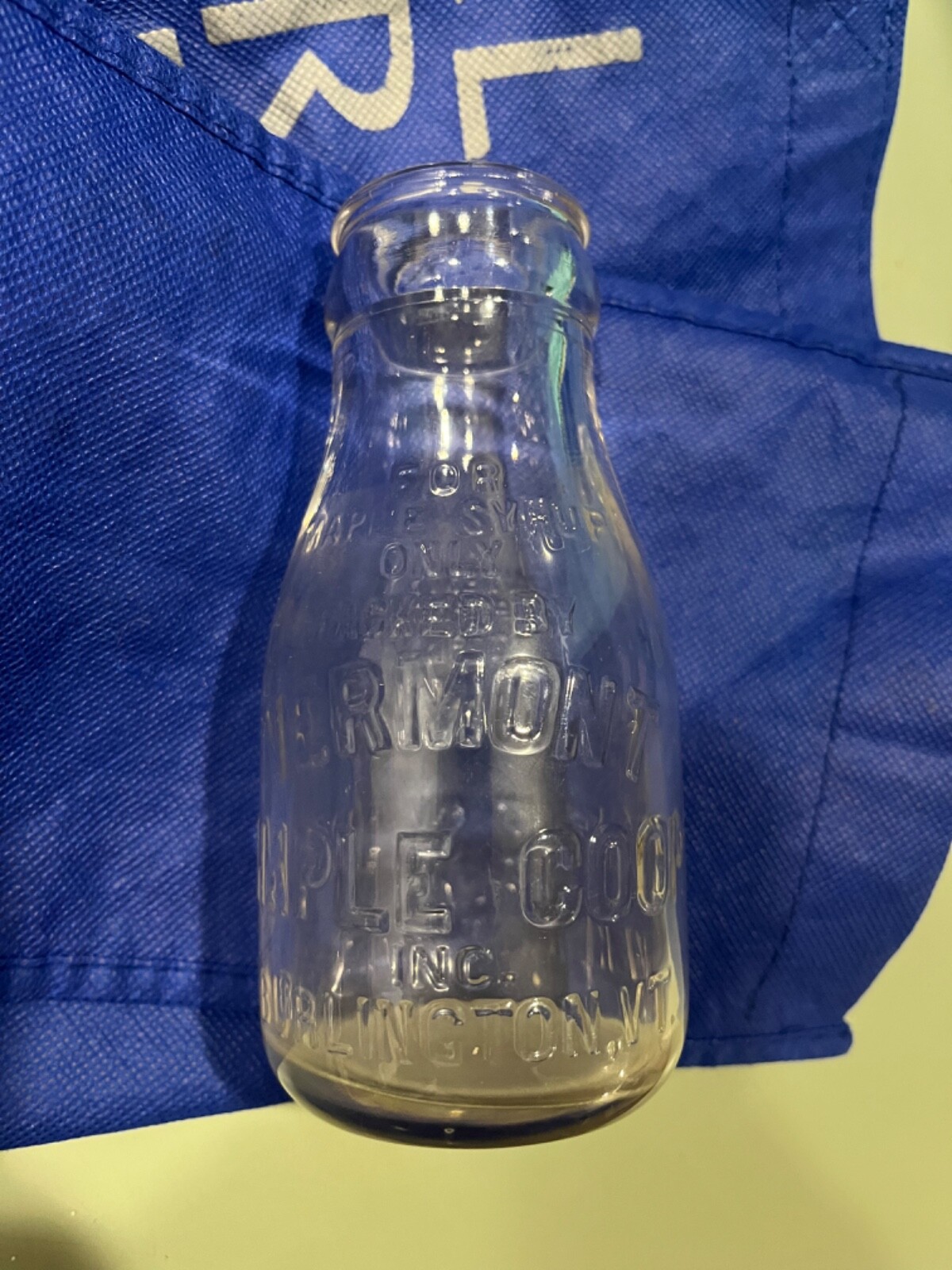 RARE 1920s Burlington VT Maple Syrup milk bottle 1/2 pint Vermont Trees RARE 1920s Burlington VT Maple Syrup milk bottle 1/2 pint Vermont Trees