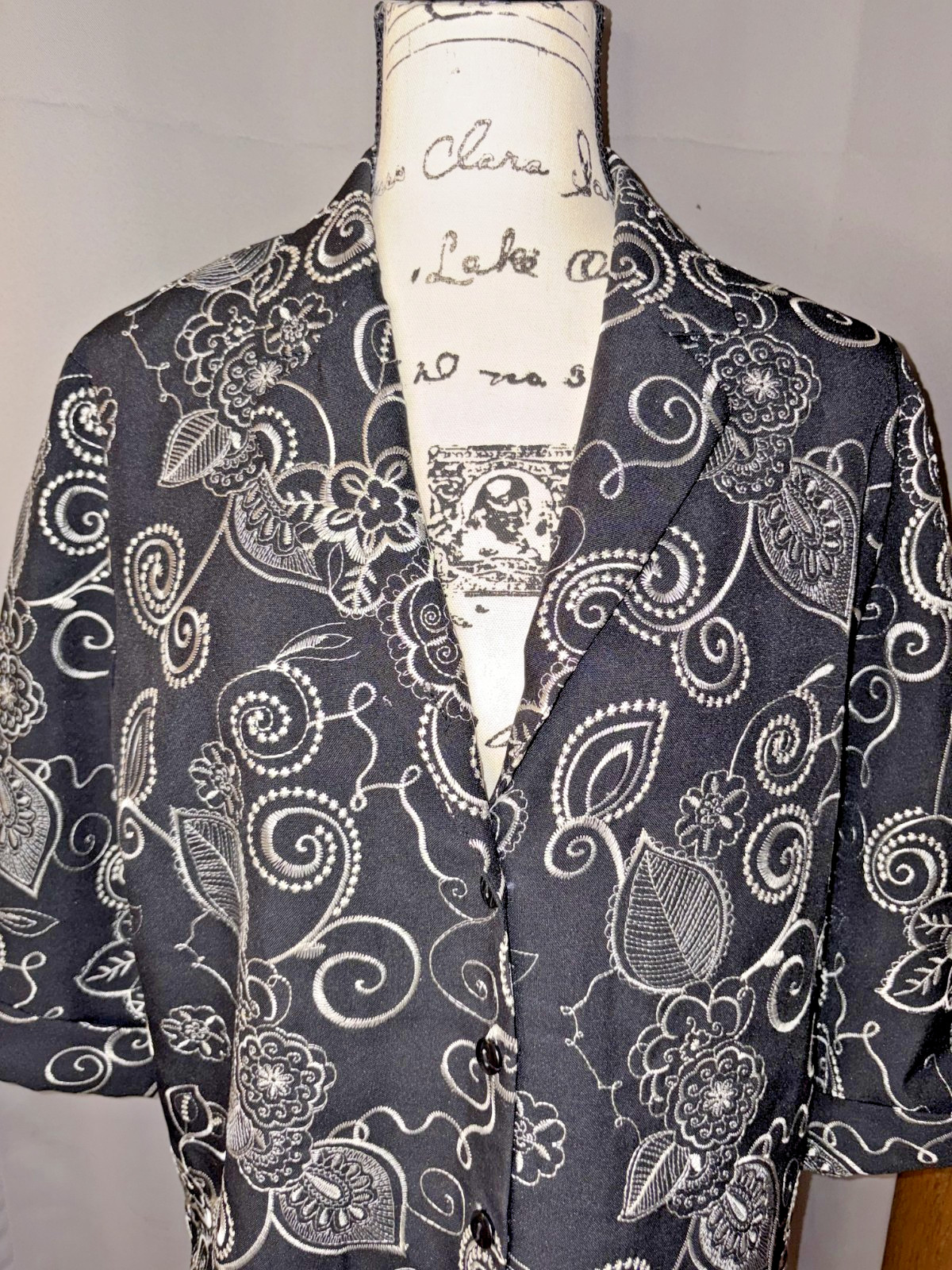Vintage BonWorth Black White Paisley Embroidered Shirt Jacket Small Petite Artsy Vintage BonWorth Black White Paisley Embroidered Shirt Jacket Small Petite Artsy