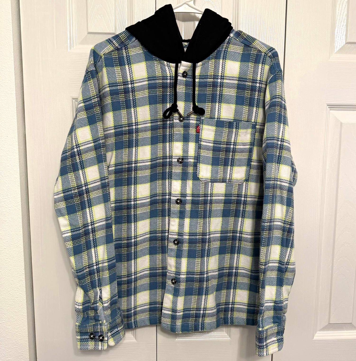 Levi\'s Men\'s Hooded Plaid Long Sleeve Button-Up Shirt Blue/White/Green S