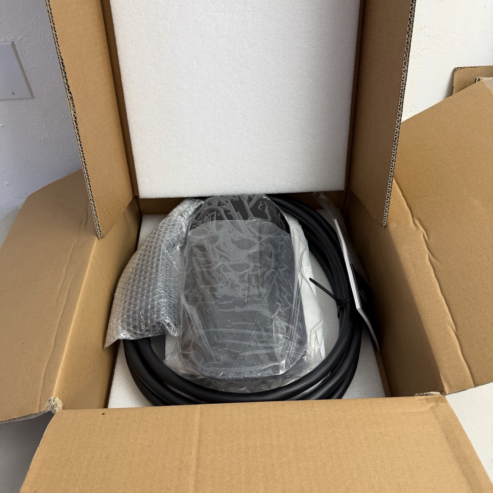 Lucid Gravity 80A J1772 EV Charging Station Charger level 2 Cable 240v 80 Amps Lucid Gravity 80A J1772 EV Charging Station Charger level 2 Cable 240v 80 Amps