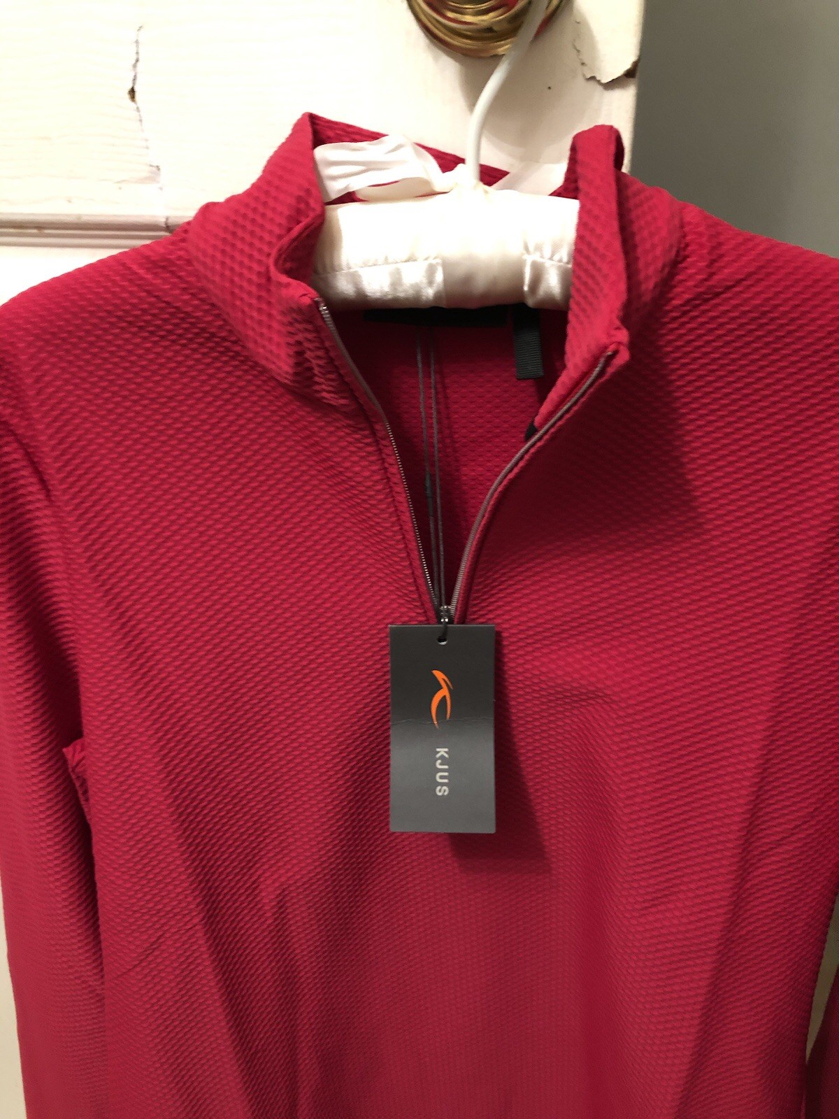 KJUS Women’s 38 M Cranberry Seoul Midlayer Half-Zip Pullover Golf Ski NWT KJUS Women’s 38 M Cranberry Seoul Midlayer Half-Zip Pullover Golf Ski NWT