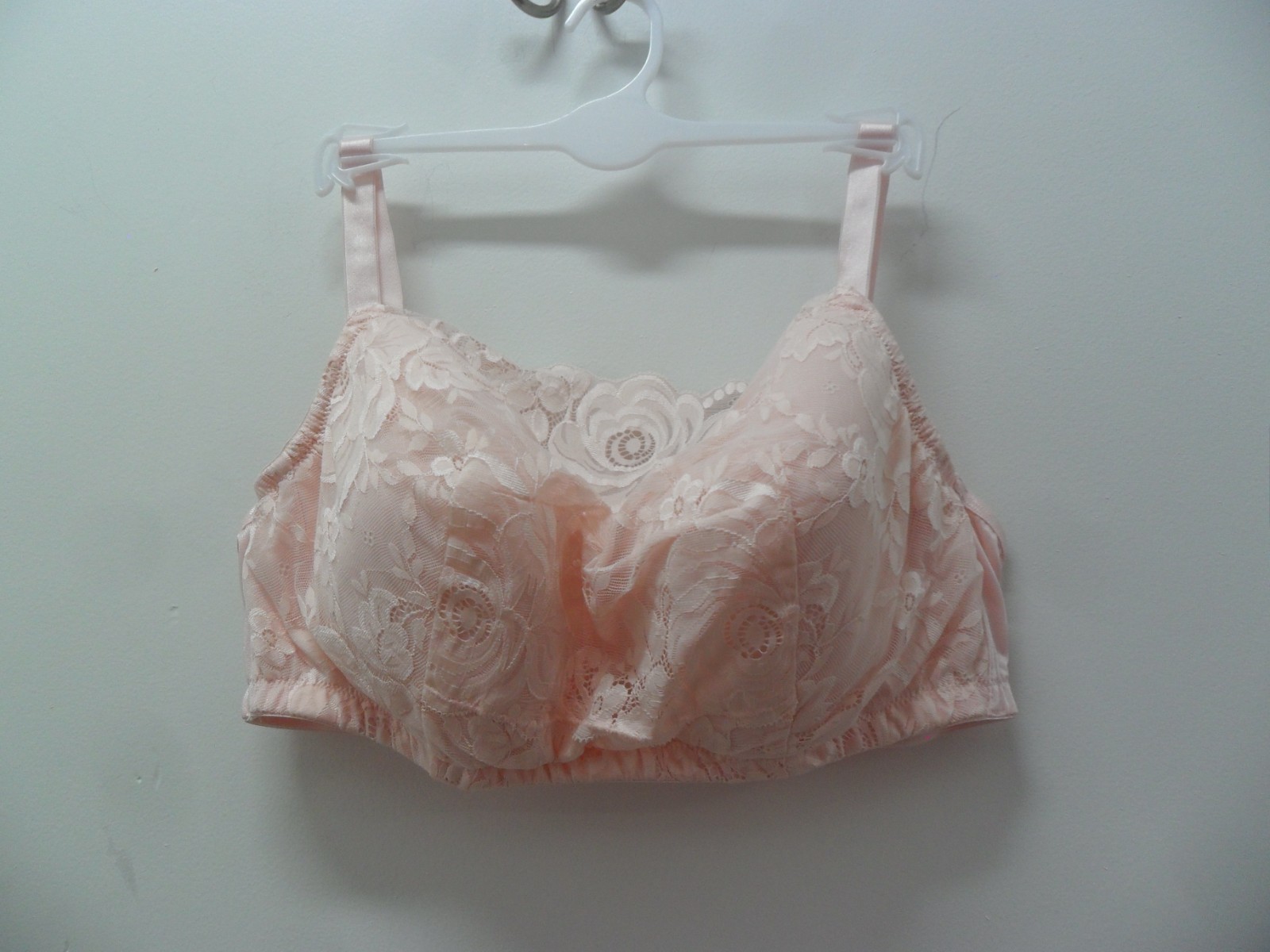 NWOT Pink Comfort Choice Women\'s Back Hook Wireless Cami Bra Size 40G NWOT Pink Comfort Choice Women\'s Back Hook Wireless Cami Bra Size 40G