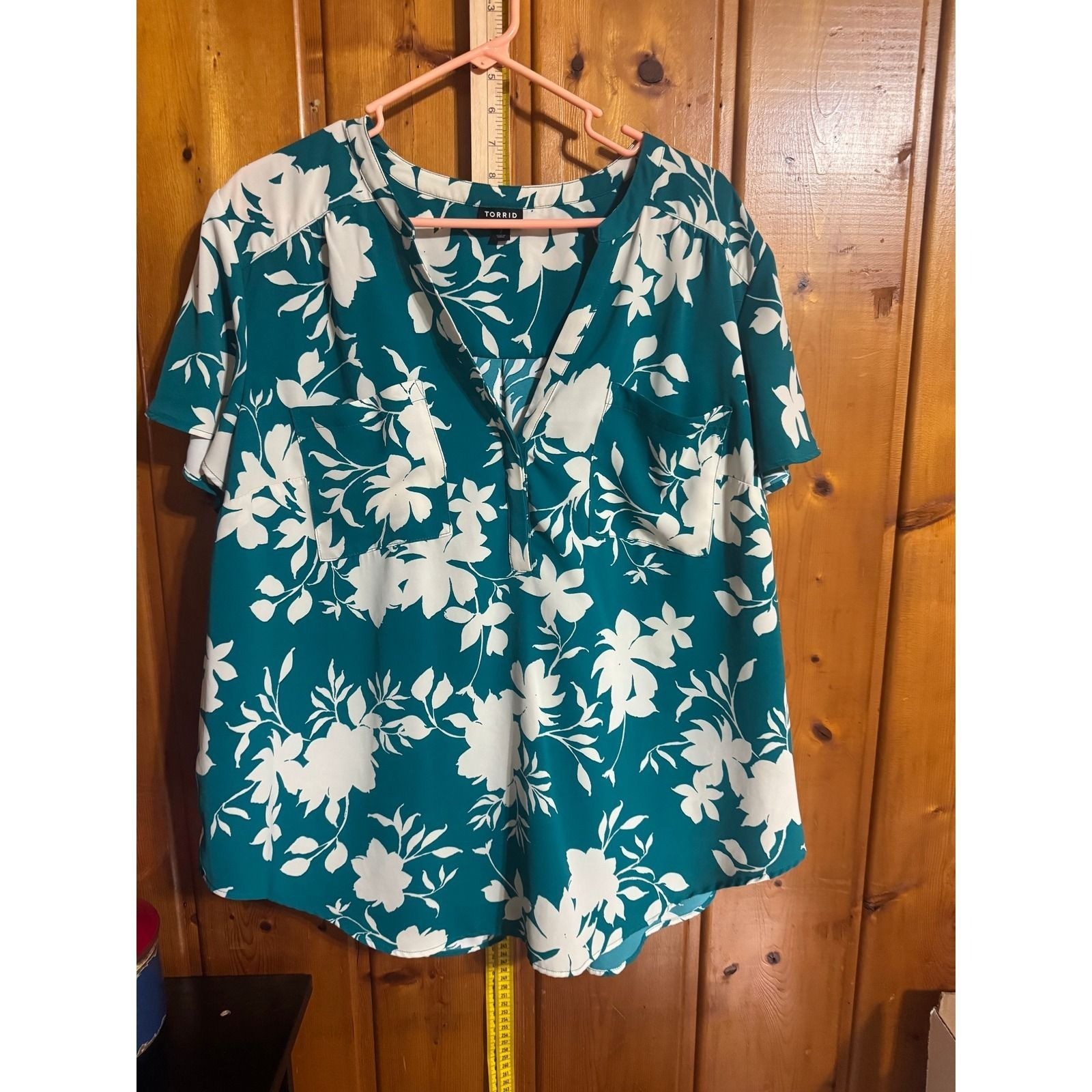 Torrid Harper Teal Green Floral Georgette Pullover Blouse Size 2 Short Sleeve Torrid Harper Teal Green Floral Georgette Pullover Blouse Size 2 Short Sleeve