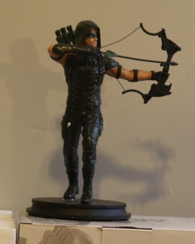 ICON HEROES GREEN ARROW SEASON 4 COLLECTIBLE STATUE LIMITED EDITION 652 OF 2000 ICON HEROES GREEN ARROW SEASON 4 COLLECTIBLE STATUE LIMITED EDITION 652 OF 2000