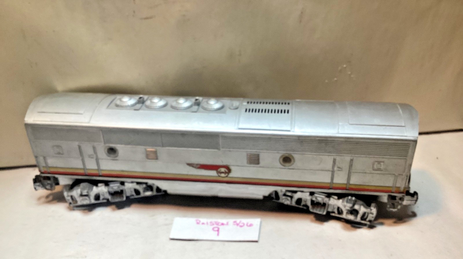 Lionel postwar O gauge Santa Fe diesel B unit toy train car Lionel postwar O gauge Santa Fe diesel B unit toy train car