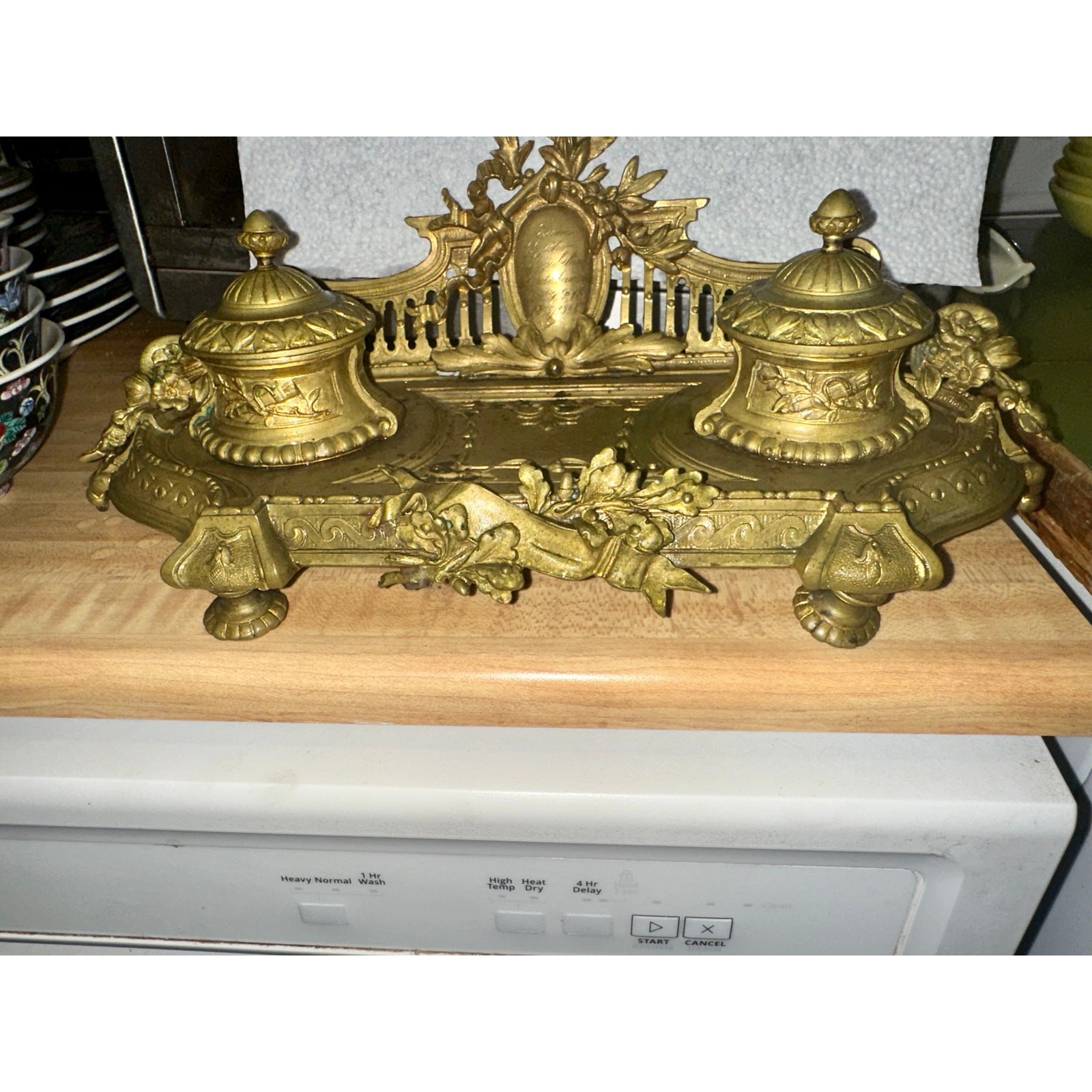 ANTIQUE 19TH CENTURY FRENCH BRASS DOUBLE INKWELL WITH GERMAN INSCRIPTION ANTIQUE 19TH CENTURY FRENCH BRASS DOUBLE INKWELL WITH GERMAN INSCRIPTION