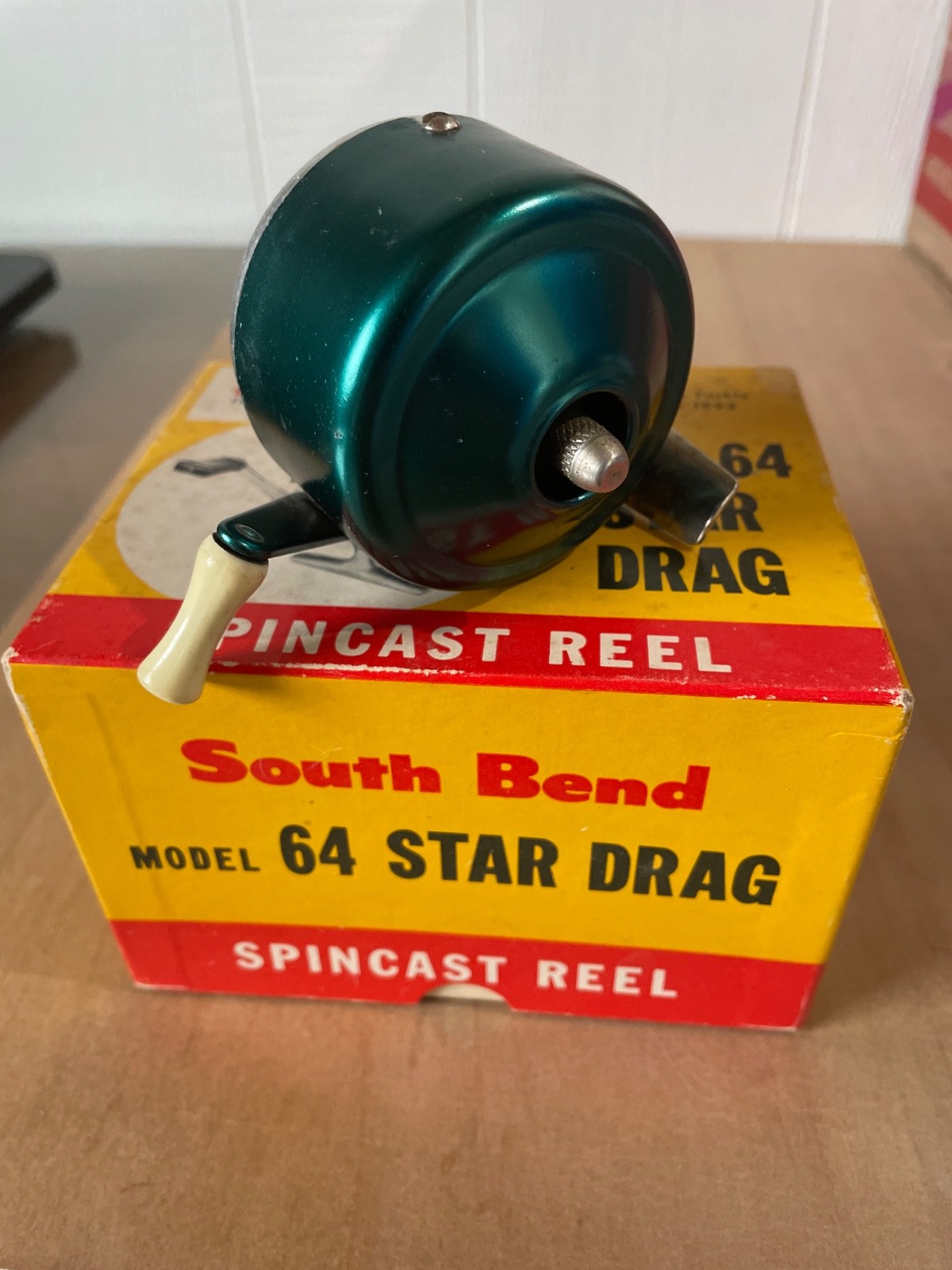 VTG Bronson Dart 905 Fishing Reel Made in USA in Bronson Michigan Model 64 Box