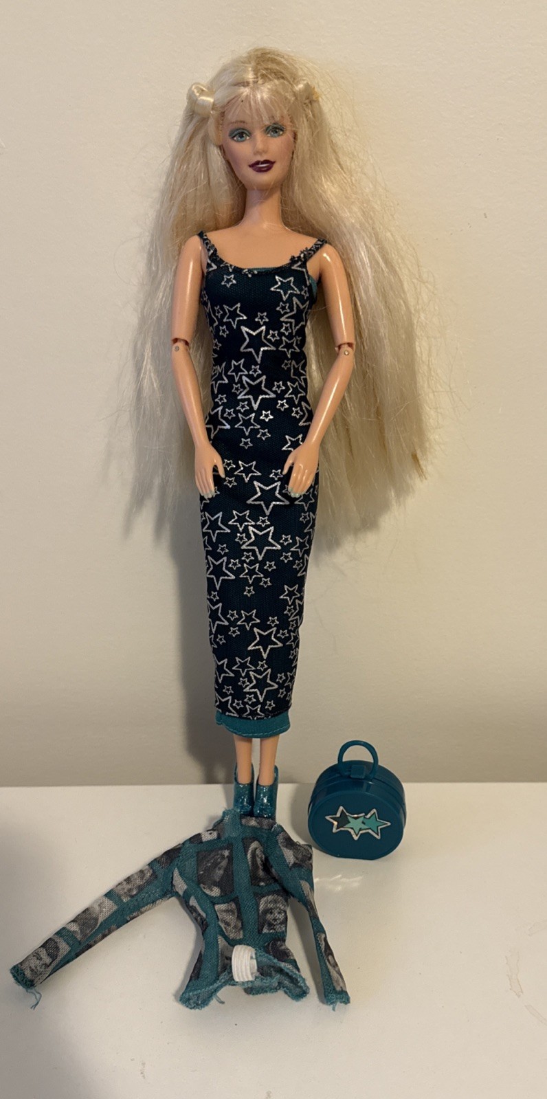 Vintage 1999 Barbie Doll Hollywood Nails Barbie Mattel Teal 17857 Vintage 1999 Barbie Doll Hollywood Nails Barbie Mattel Teal 17857