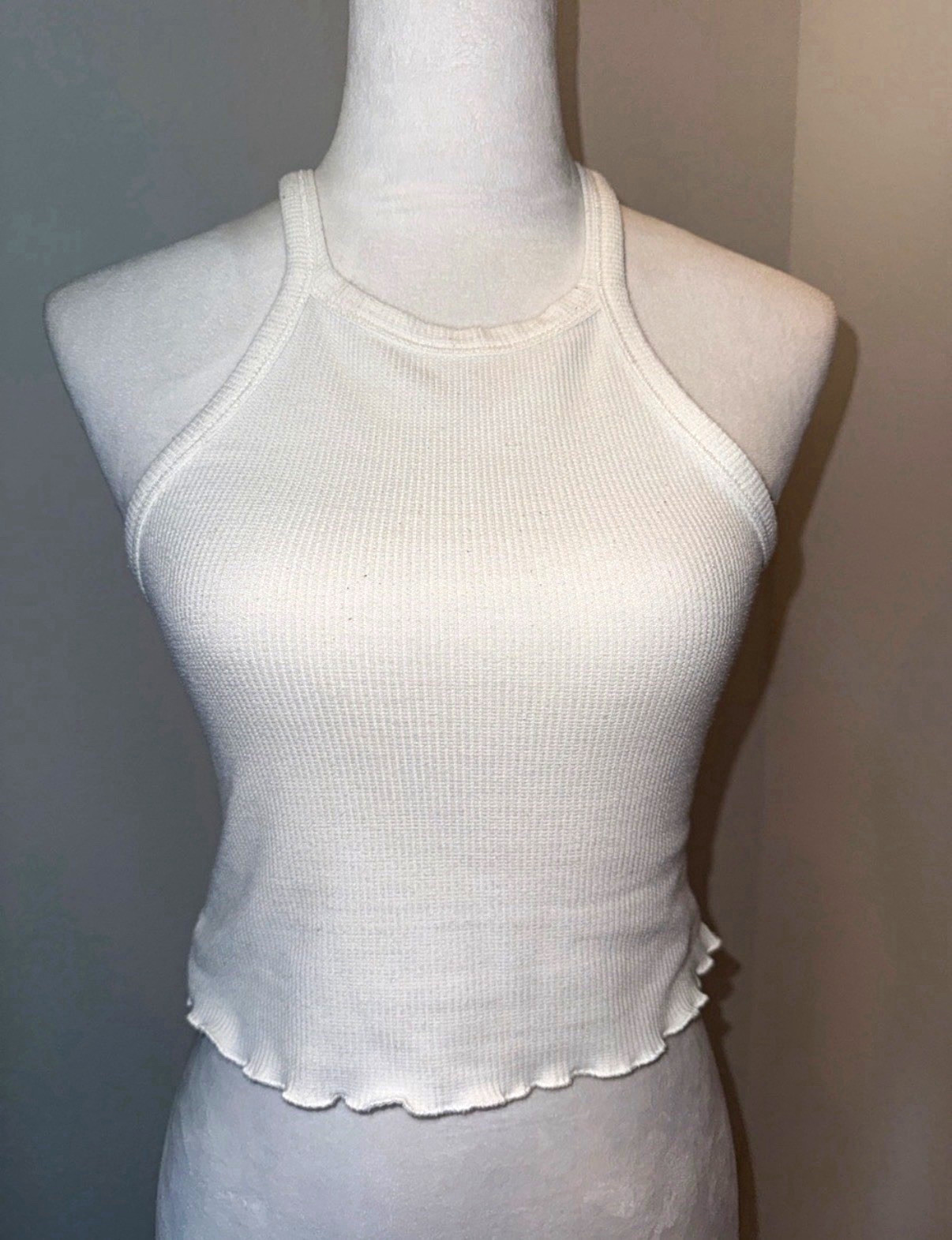 Forever 21 White Ribbed Halter Crop Tank with Lettuce Hem S Forever 21 White Ribbed Halter Crop Tank with Lettuce Hem S