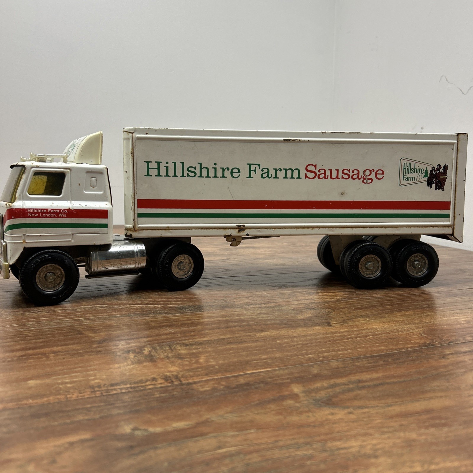 Vintage Ertl International Semi Hillshire Farm Tractor Trailer Pressed Steel