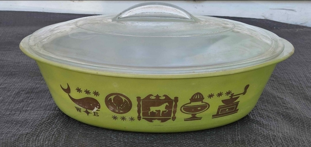 1960\'s Vintage Glasbake McKee Jeannette Oval Green Gold Americana Casserole 