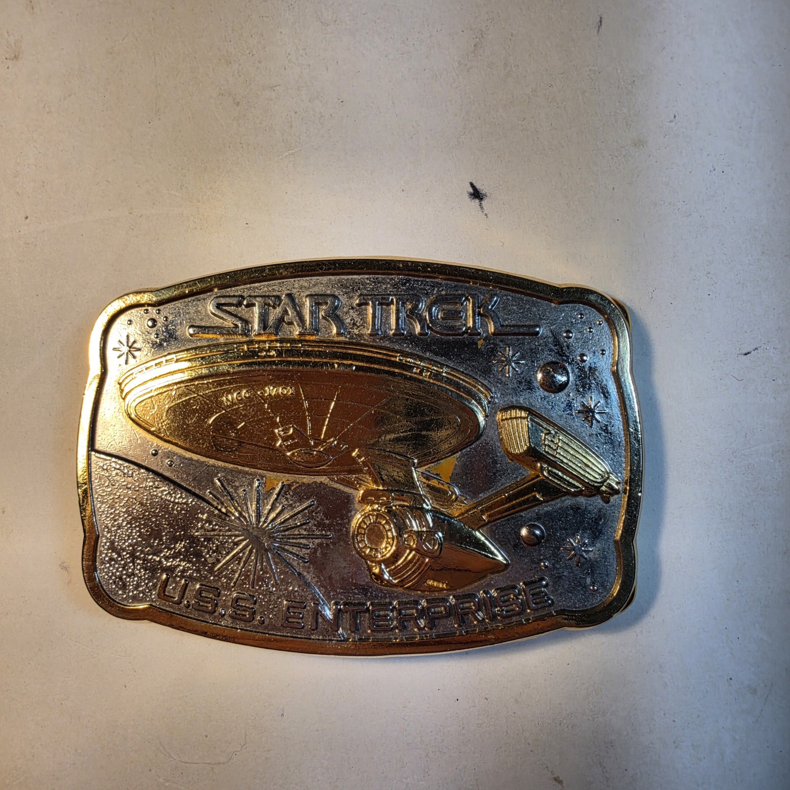 Vintage 1983 Star Trek USS ENTERPRISE 200th Anniversary BELT BUCKLE Gold Plated. Vintage 1983 Star Trek USS ENTERPRISE 200th Anniversary BELT BUCKLE Gold Plated.