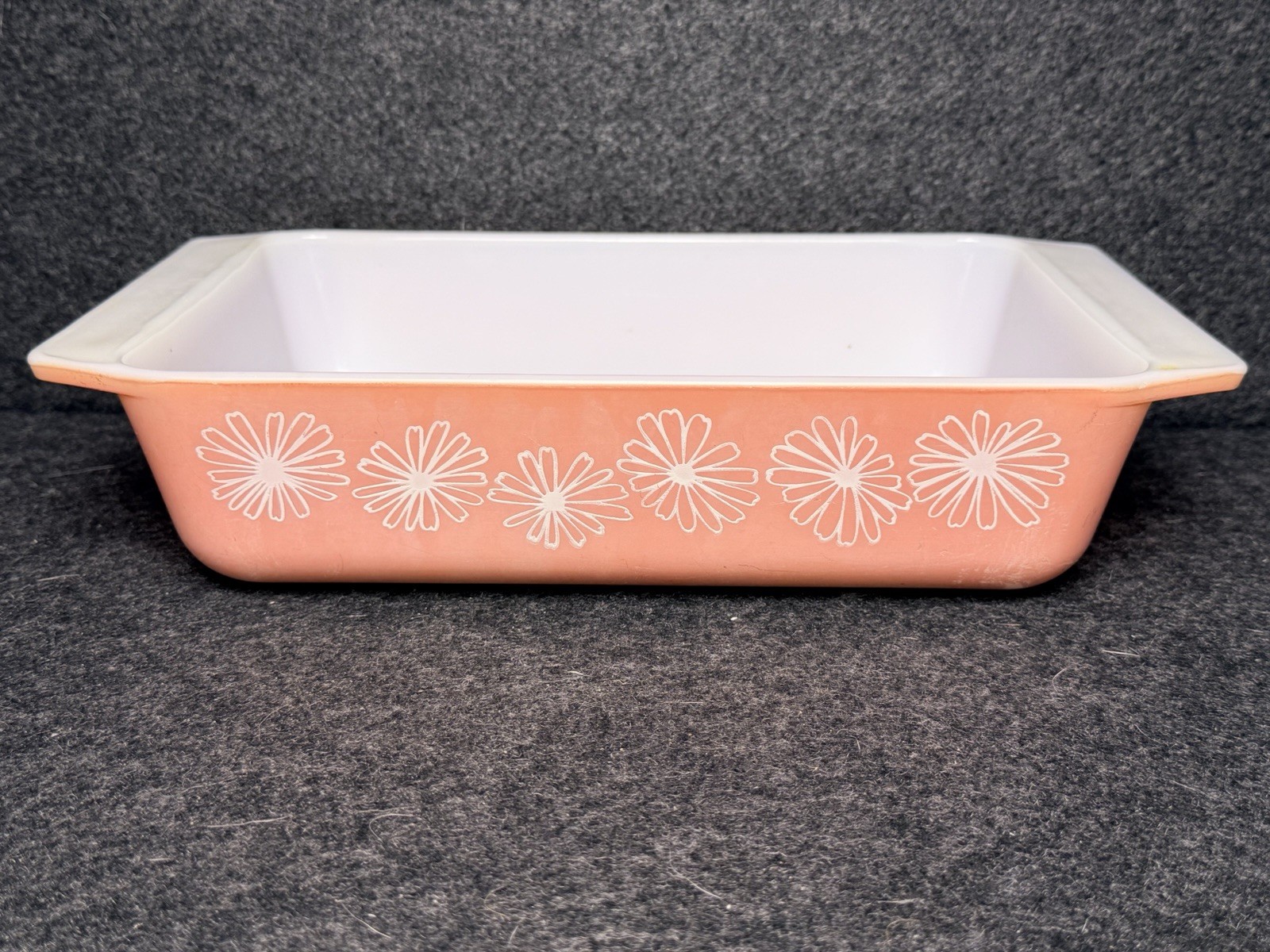 Vintage PYREX Pink Daisy 2 Quart Casserole Dish 575-B 