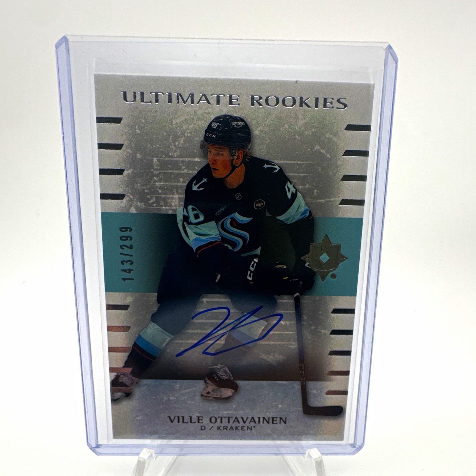 Upper Deck 2025-26 Ultimate Rookies Autos Ville Ottavainen Kraken RC 143/299 Upper Deck 2025-26 Ultimate Rookies Autos Ville Ottavainen Kraken RC 143/299