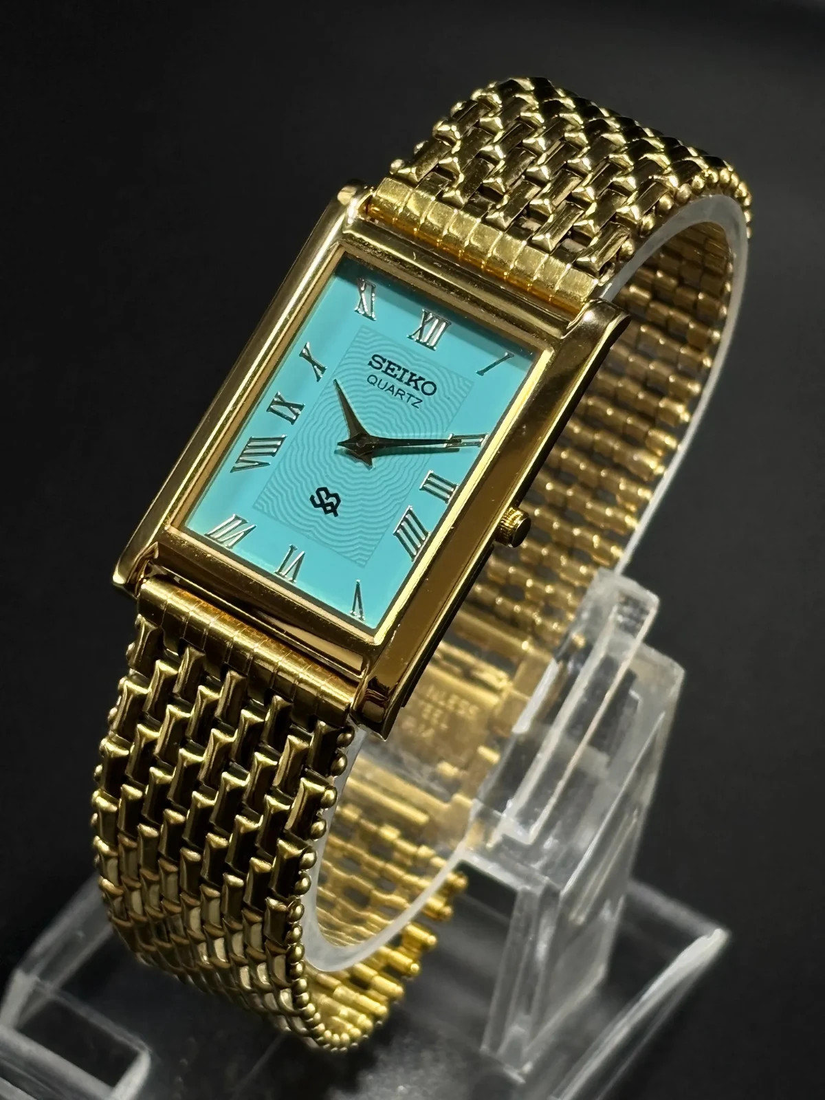 Vintage Refurbished Seiko Slim Men\'s Roman Dial Wrist Watch