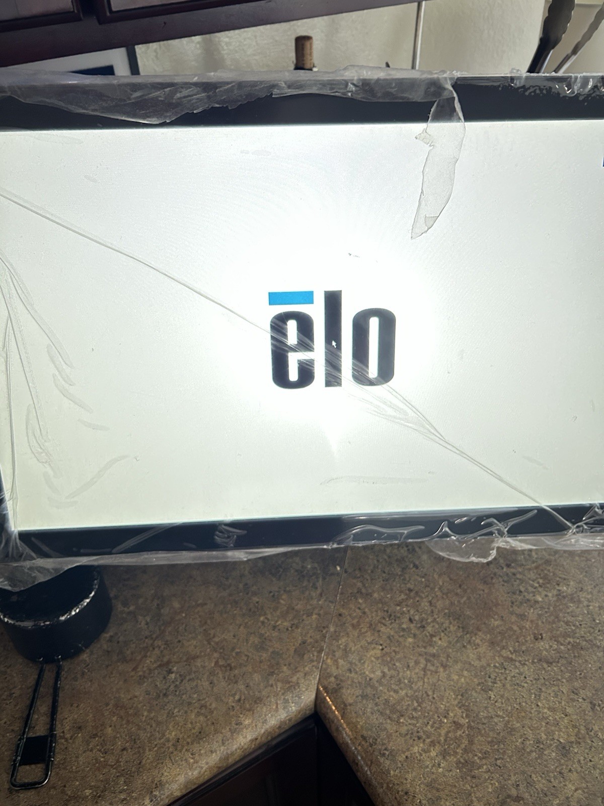 Elo I-Series 2.0 ESY22i3 21.5'' E850591 i3-9100TE 8GB 128GB SSD W10 1080P POS Elo I-Series 2.0 ESY22i3 21.5'' E850591 i3-9100TE 8GB 128GB SSD W10 1080P POS