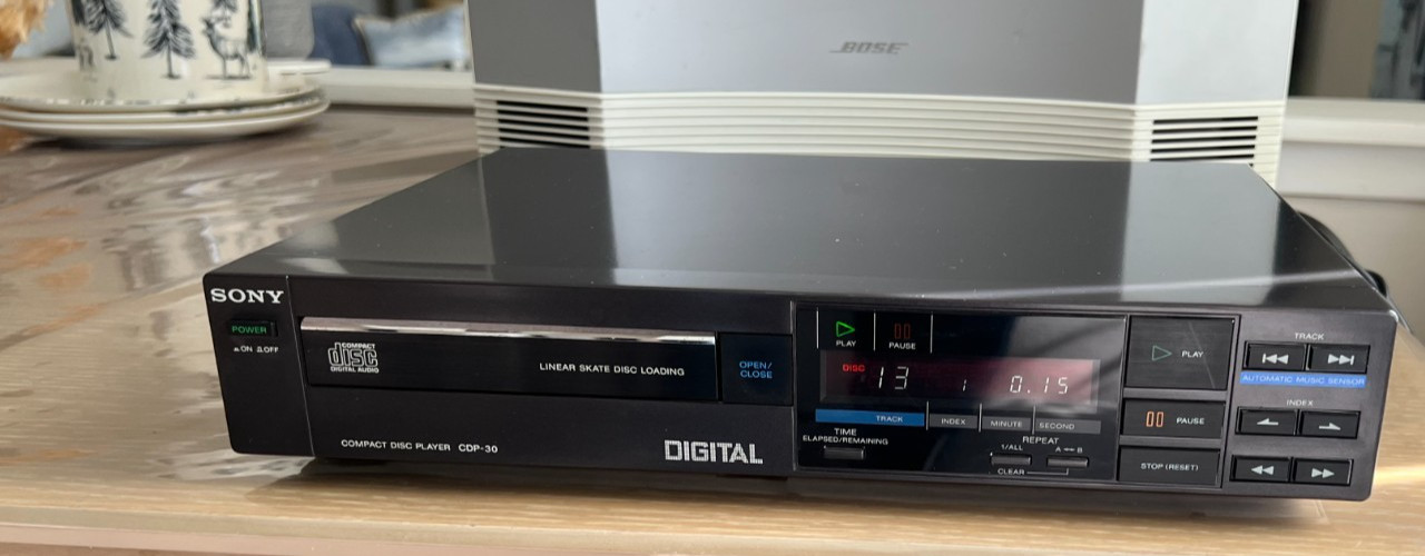 Vintage Sony CDP-30 CD Player Japan 1985- TESTED Vintage Sony CDP-30 CD Player Japan 1985- TESTED