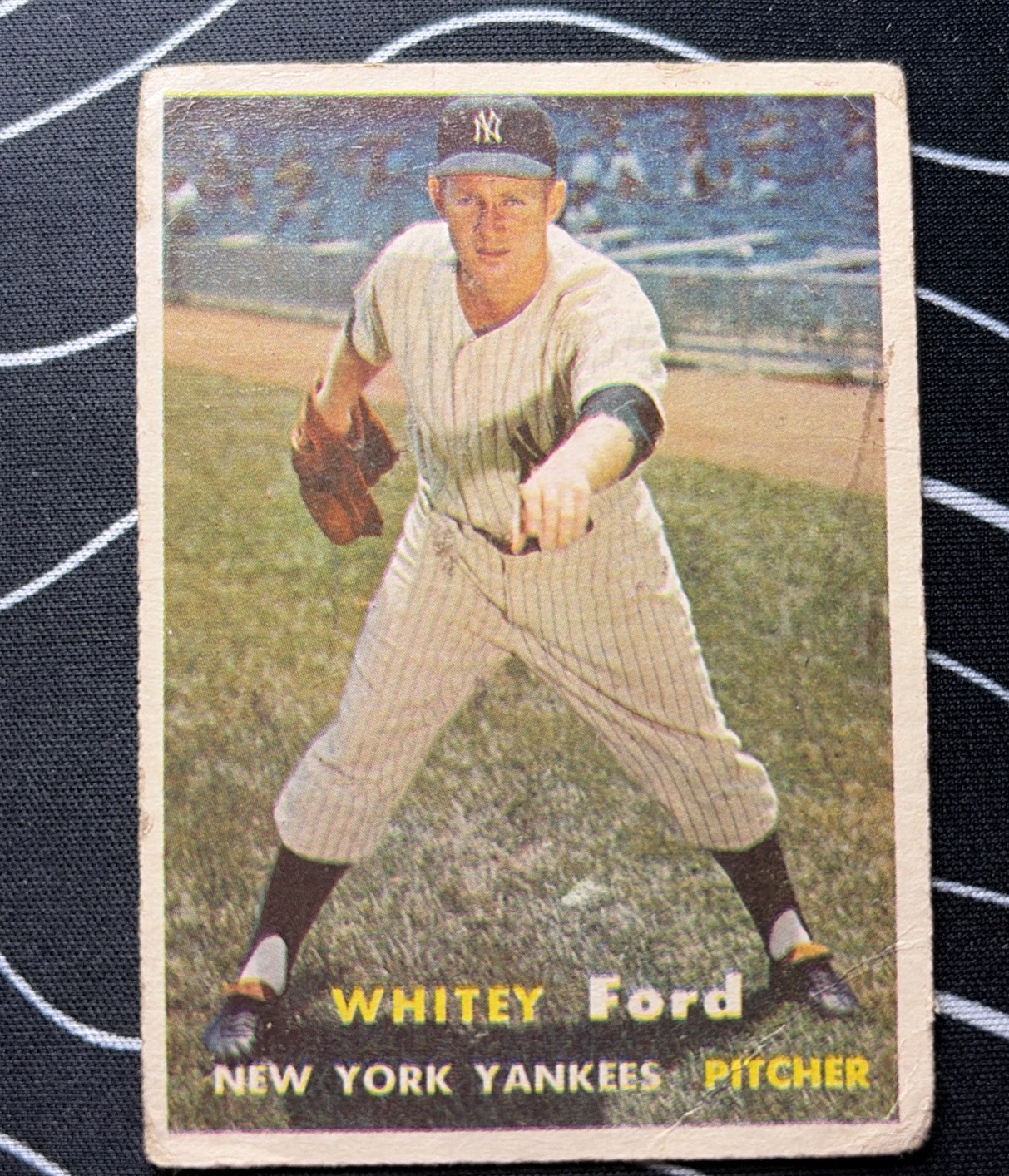 1957 Topps Set-Break # 25 Whitey Ford VG 1957 Topps Set-Break # 25 Whitey Ford VG