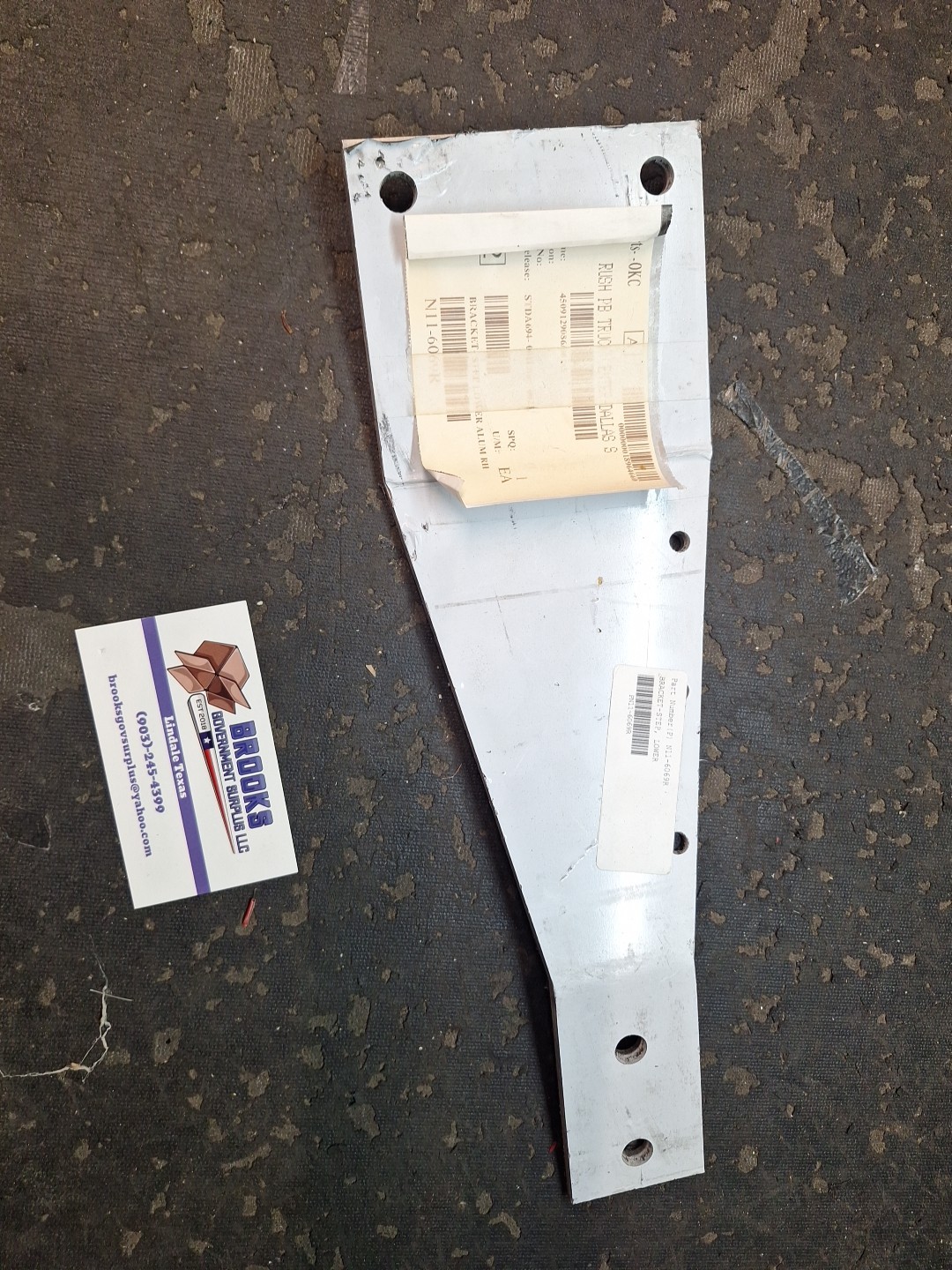 Paccar Bracket Step Lower Alumnium N11-6069R NEW Paccar Bracket Step Lower Alumnium N11-6069R NEW