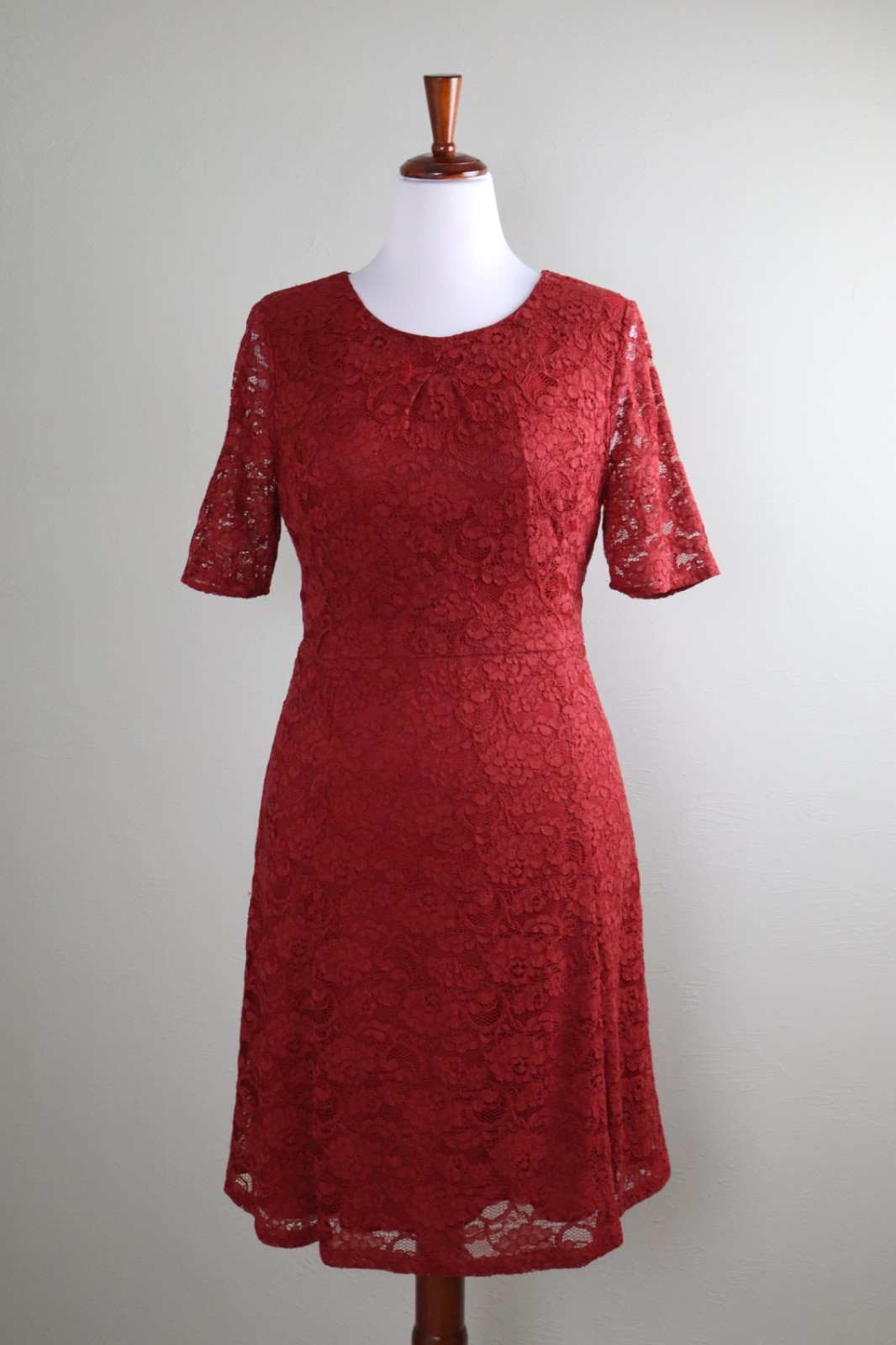 TALBOTS $138 Red Lace Lined A-Line Pleated Front Dress Size 14 Petite