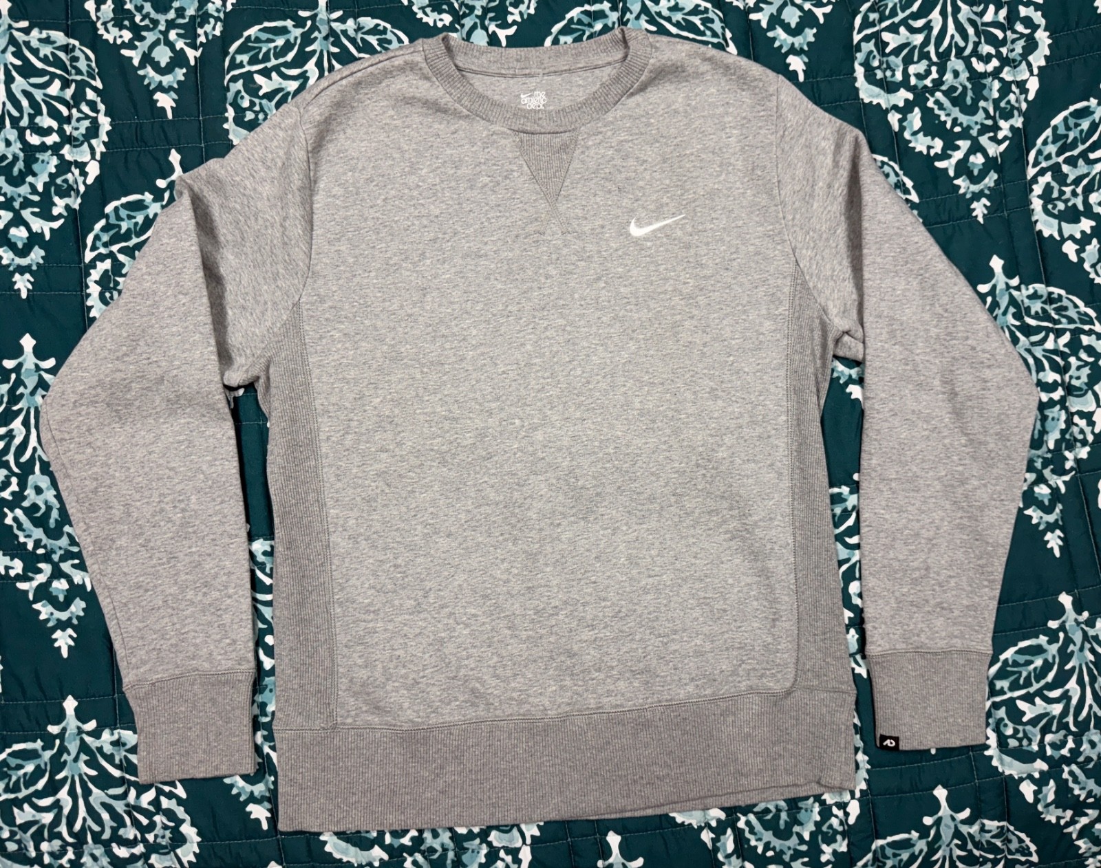 Nike The Athletic Dept Crewneck Sweatshirt Women\'s L Gray Fleece Pullover