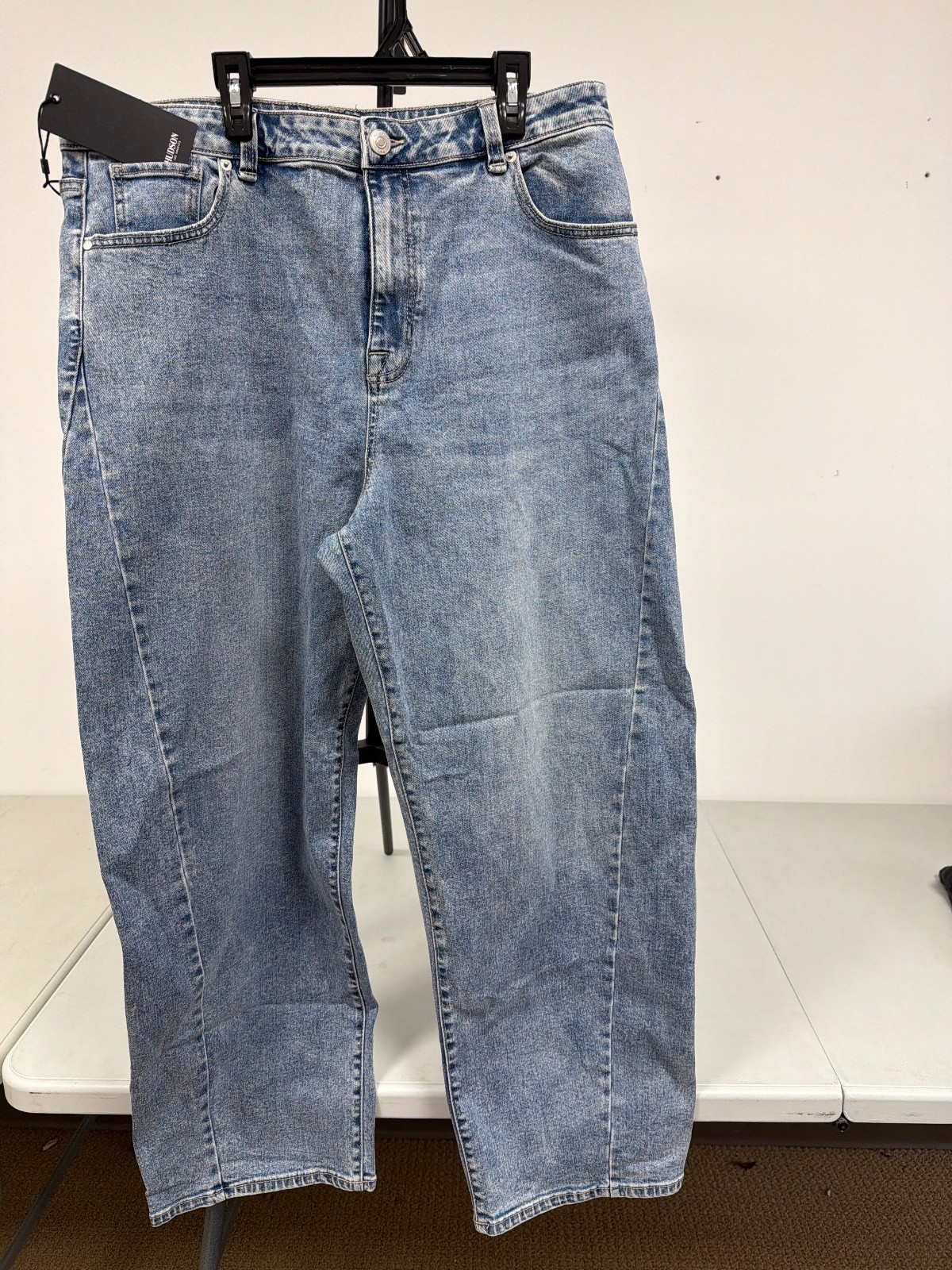Hudson Los Angeles Women\'s Light Wash Denim Jeans 0015 Hudson Los Angeles Women\'s Light Wash Denim Jeans 0015