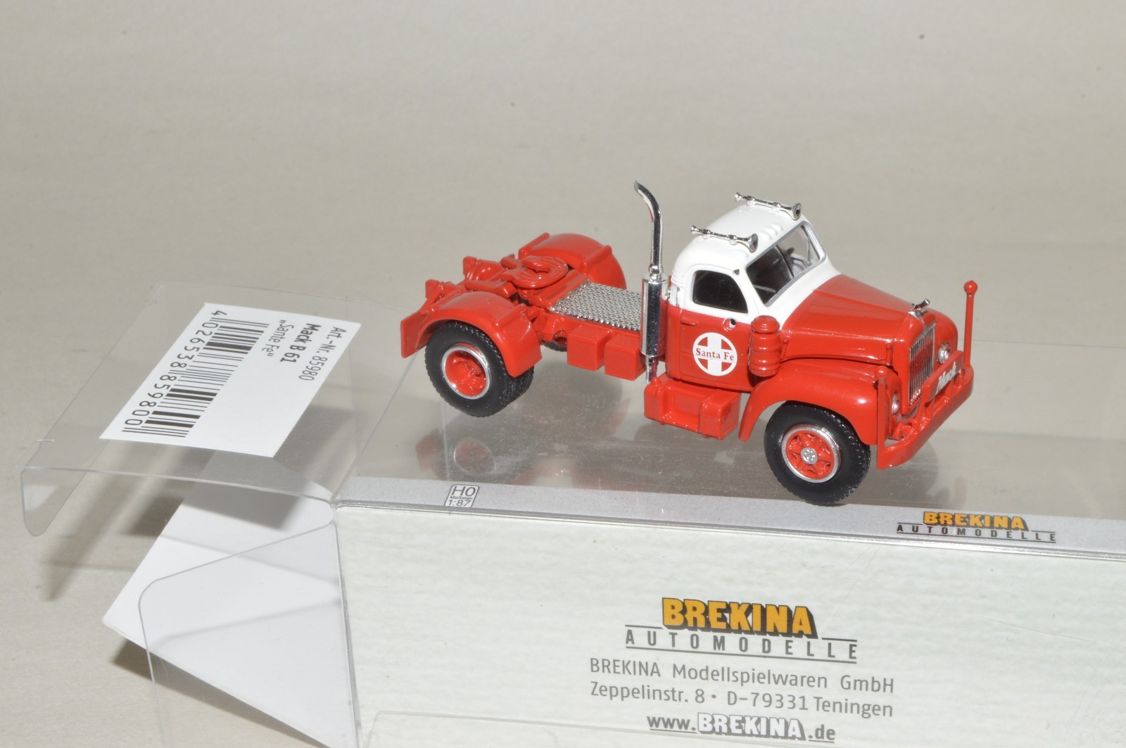1:87 HO scale Brekina 85980 Mack B 61 tractor truck Santa Fe Railway