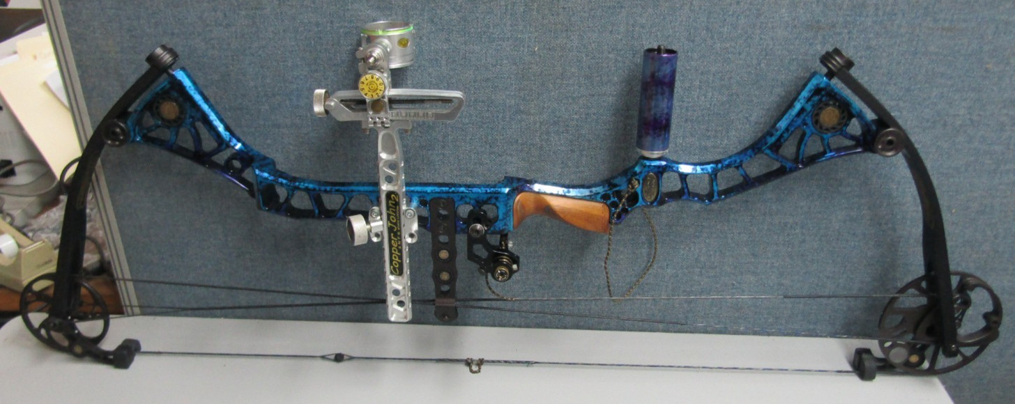 Mathews Drenalin LD Compound Bow 60 lbs 29.5” DL w/ Copper John 2 sight + more Mathews Drenalin LD Compound Bow 60 lbs 29.5” DL w/ Copper John 2 sight + more