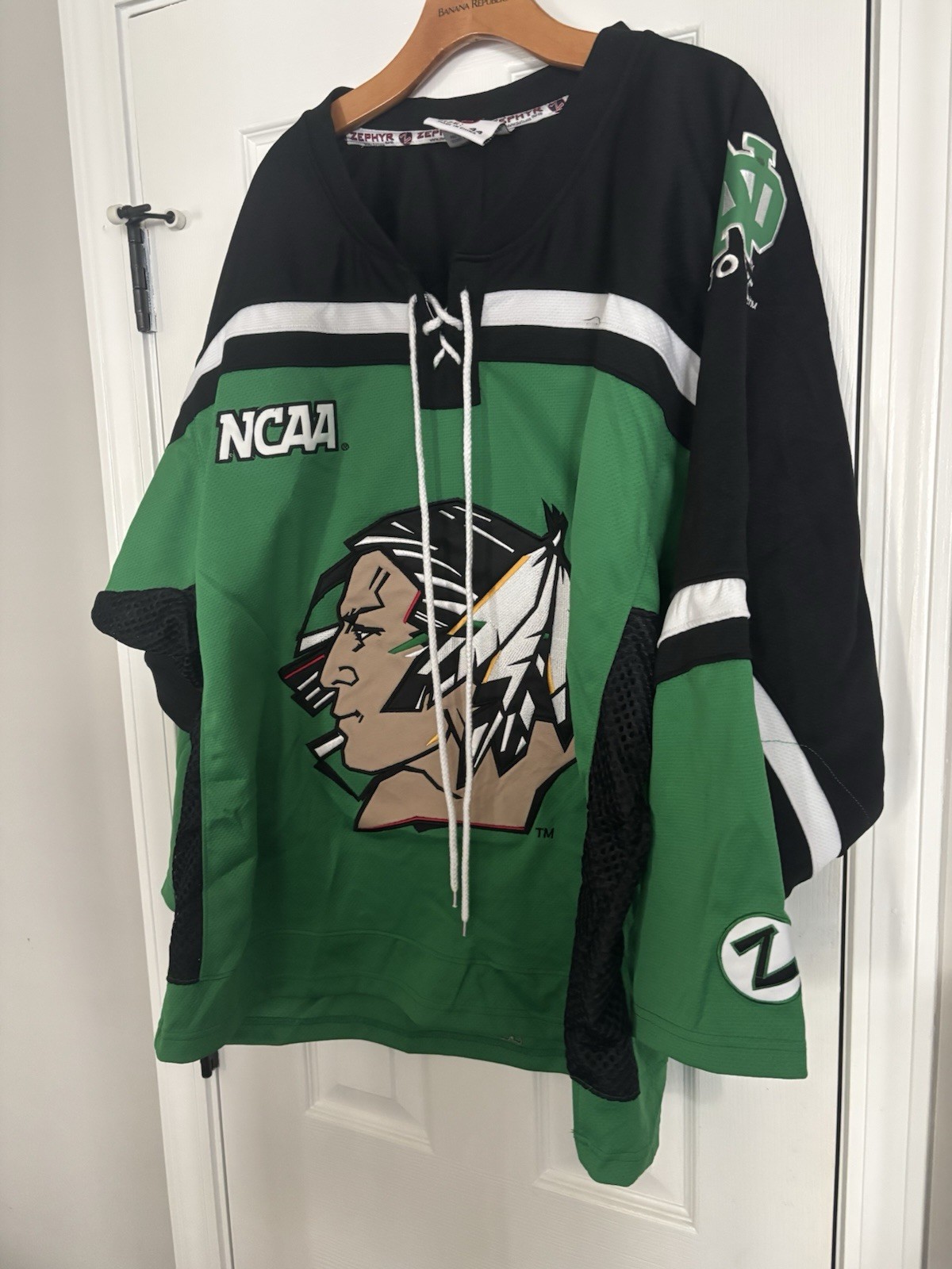 ULTRA-RARE Vintage North Dakota Fighting Sioux NCAA Hockey Jersey by Zephyr ULTRA-RARE Vintage North Dakota Fighting Sioux NCAA Hockey Jersey by Zephyr