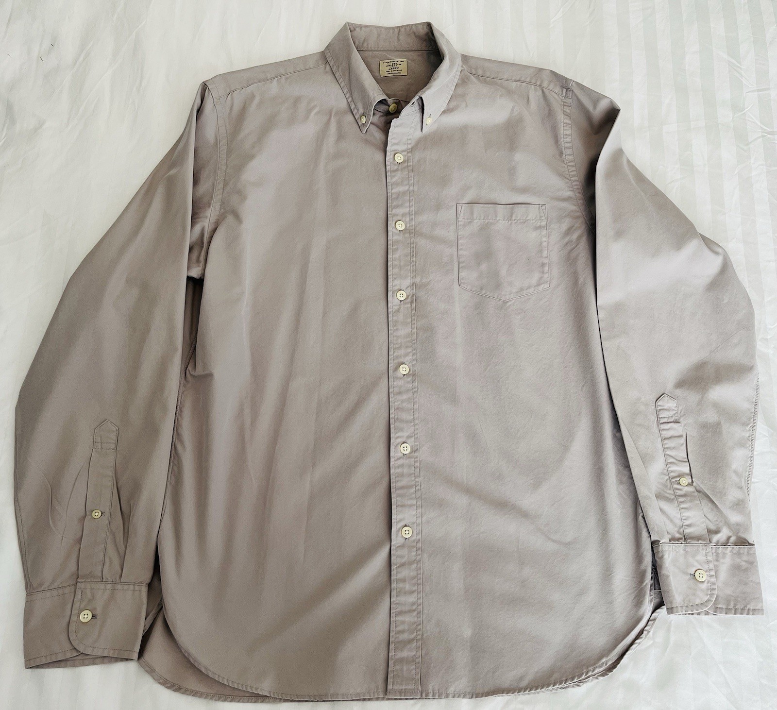Vintage J. Crew 2-Ply 100% Cotton Button Down Shirt Men’s Large Grey Beige Vintage J. Crew 2-Ply 100% Cotton Button Down Shirt Men’s Large Grey Beige