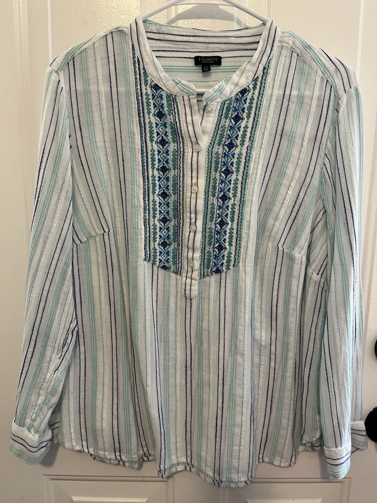 Talbots Plus Woman\'s Size 1X Petite Shirt Top Blouse Pullover White Embroidery Talbots Plus Woman\'s Size 1X Petite Shirt Top Blouse Pullover White Embroidery