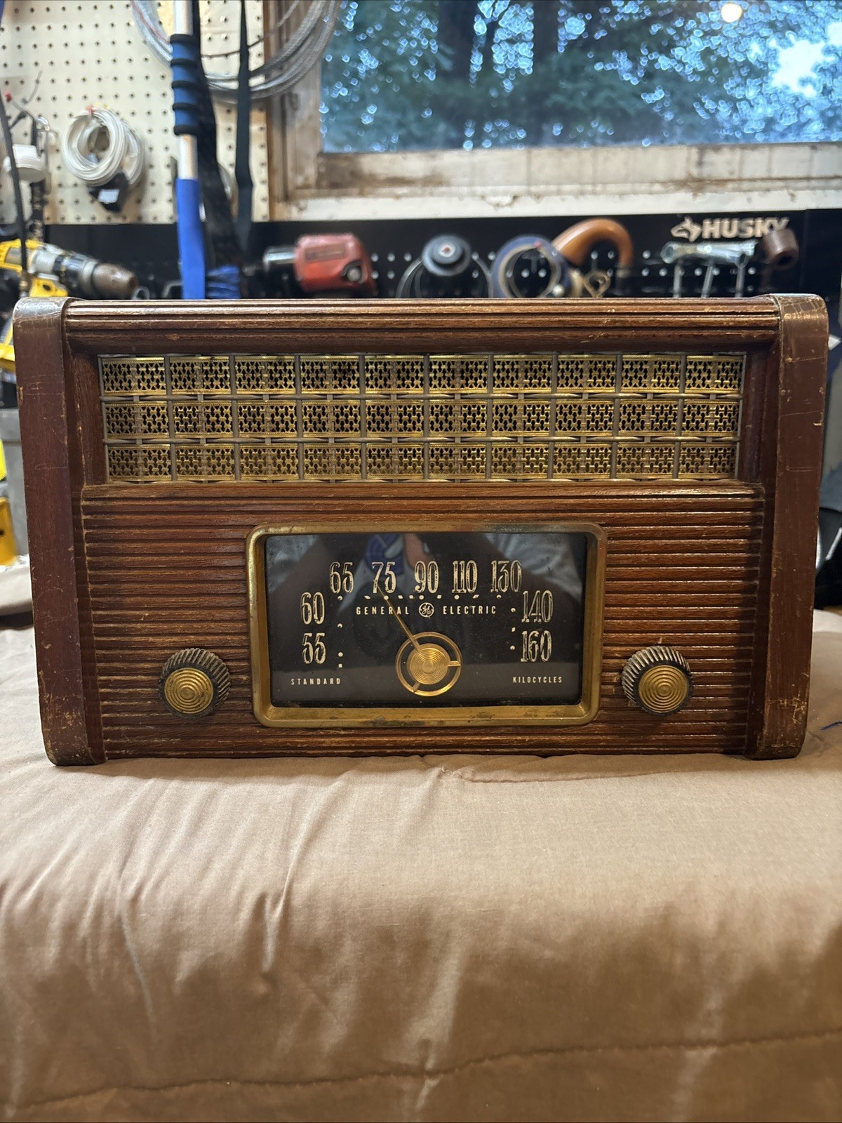 Vintage GE Model 205 General Electric Tube Tabletop Radio Lights Up, 1940s Parts Vintage GE Model 205 General Electric Tube Tabletop Radio Lights Up, 1940s Parts
