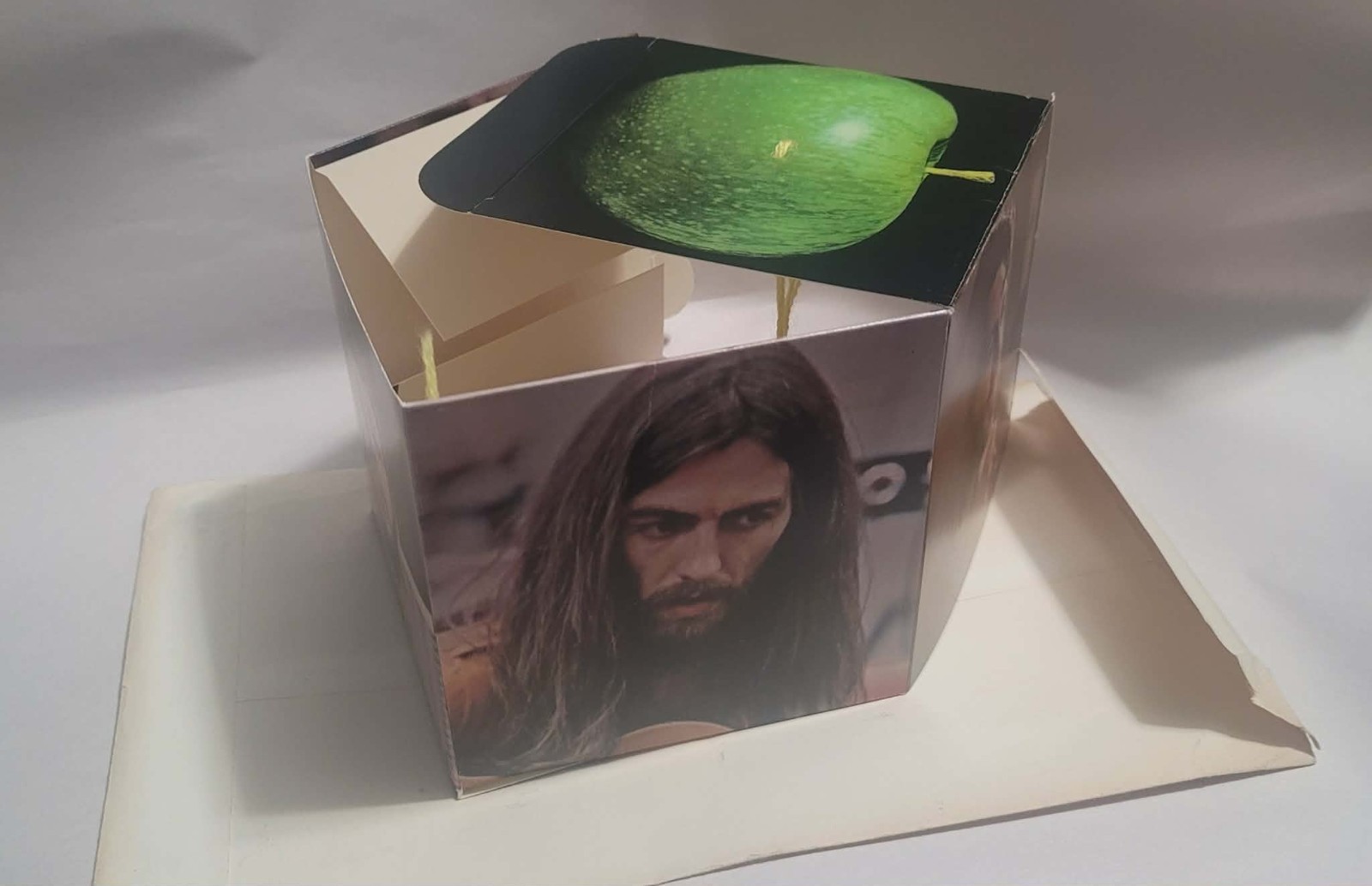 Vintage 1969 The Beatles Official Fan Club Christmas Mobile Apple Box Envelope