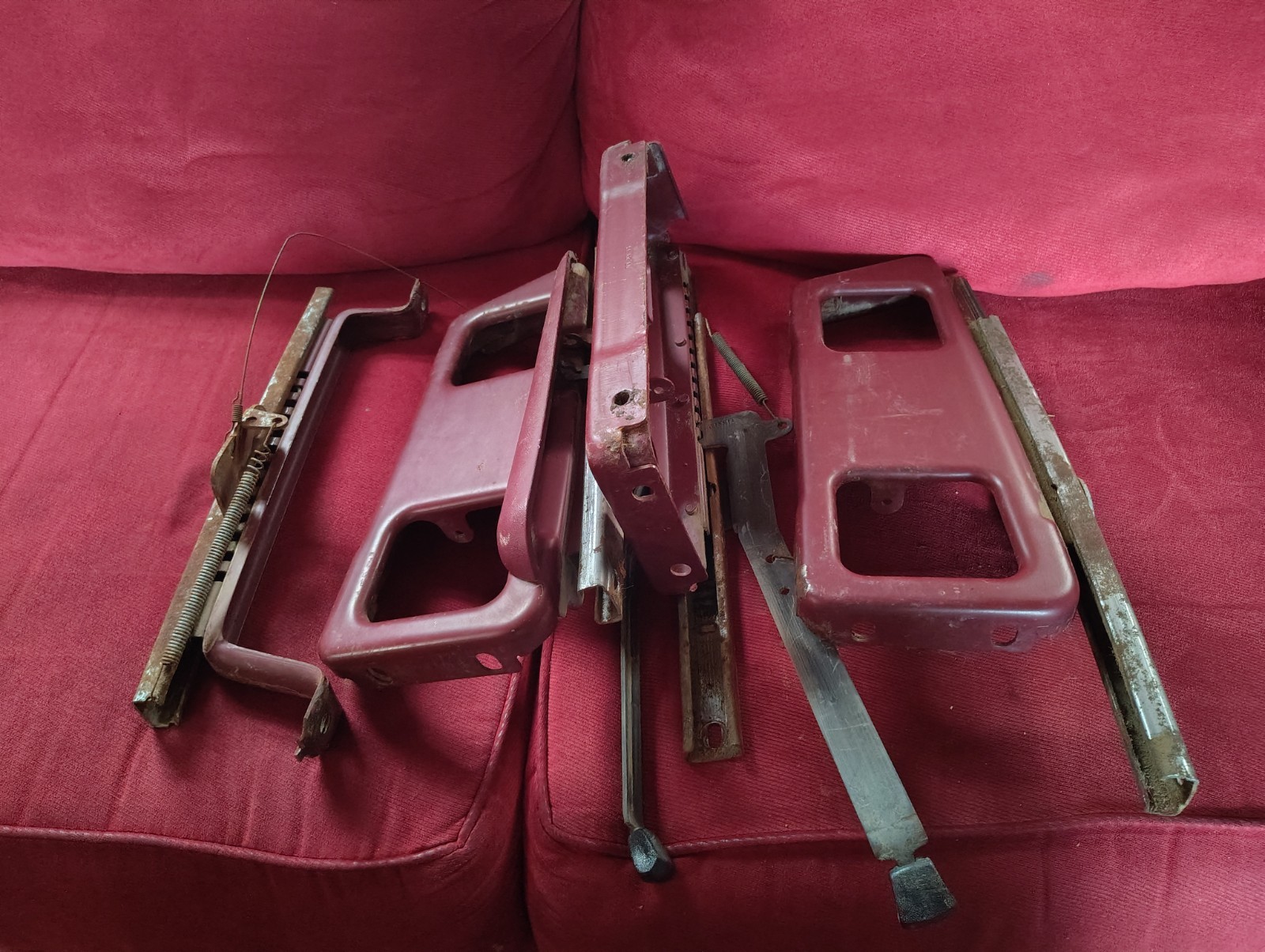 88-94 OBS CHEVY/GMC TRUCK/SUV SEAT TRACK 60/40 Seat EVERYTHING NOT ROTTED OUT 88-94 OBS CHEVY/GMC TRUCK/SUV SEAT TRACK 60/40 Seat EVERYTHING NOT ROTTED OUT