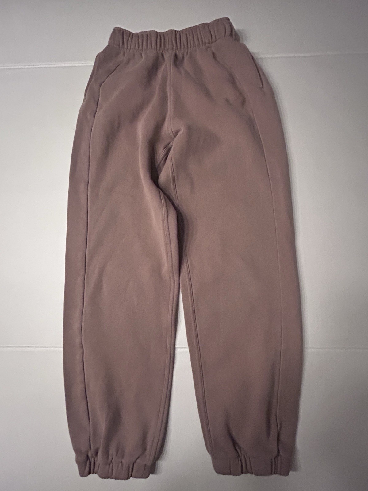 Lululemon Women’s Scuba Mid-Rise Oversized Jogger *Regular Taupetastic Size XXXS Lululemon Women’s Scuba Mid-Rise Oversized Jogger *Regular Taupetastic Size XXXS