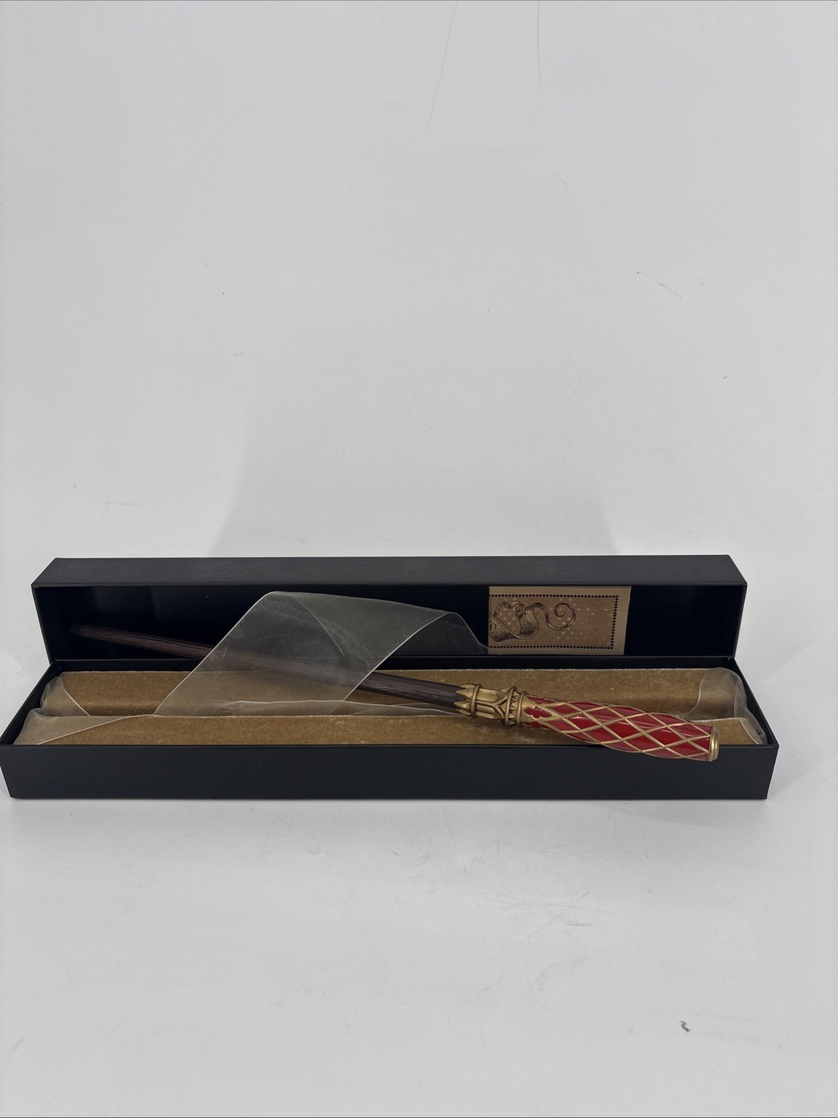 Harry Potter Interactive Wand Universal Studios 2nd Gen Brown/Red New in Box Harry Potter Interactive Wand Universal Studios 2nd Gen Brown/Red New in Box