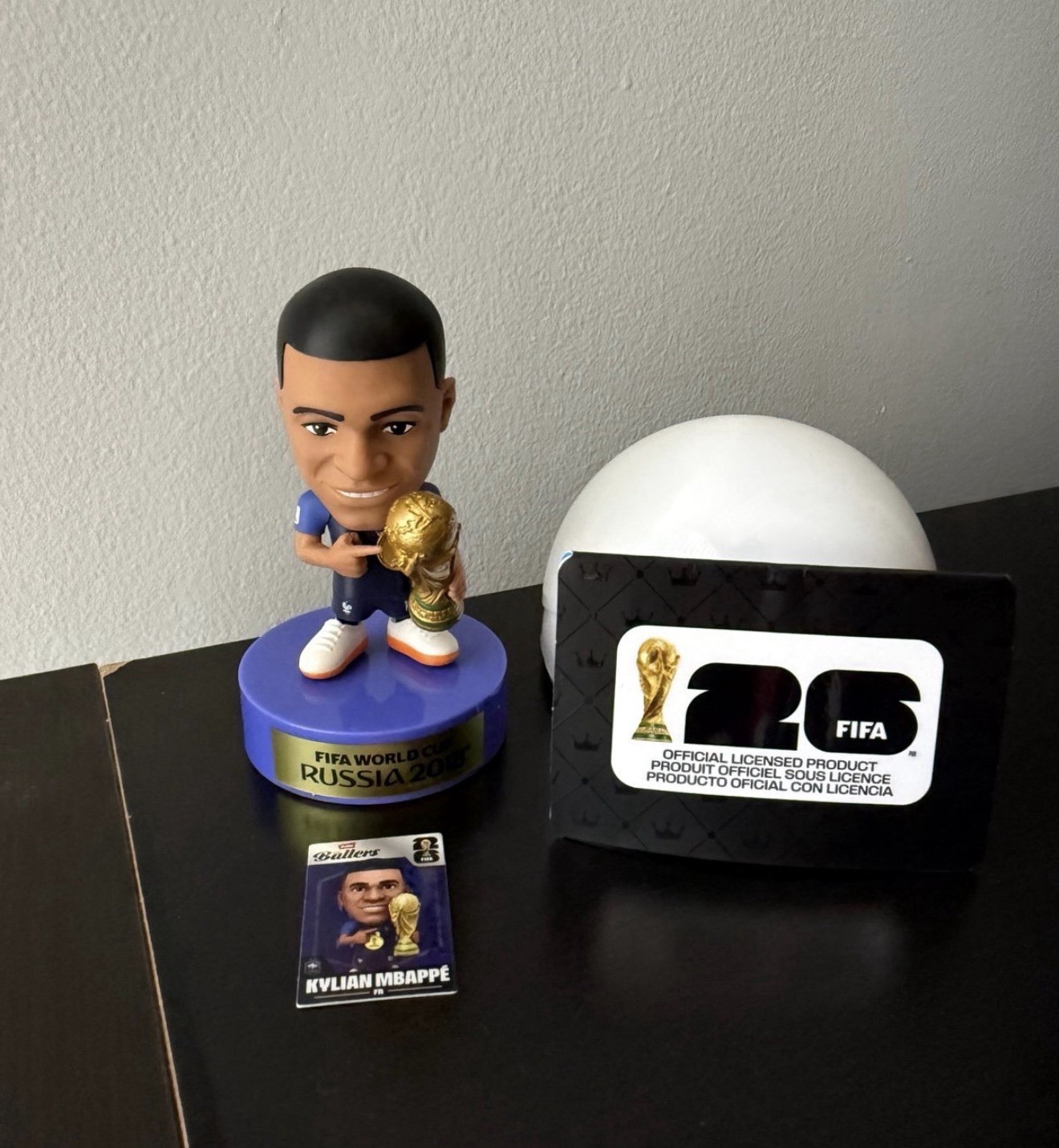ZURU FIFA Ballers Kylian Mbappé World Cup 2018 (SUPER RARE CHASE) ZURU FIFA Ballers Kylian Mbappé World Cup 2018 (SUPER RARE CHASE)