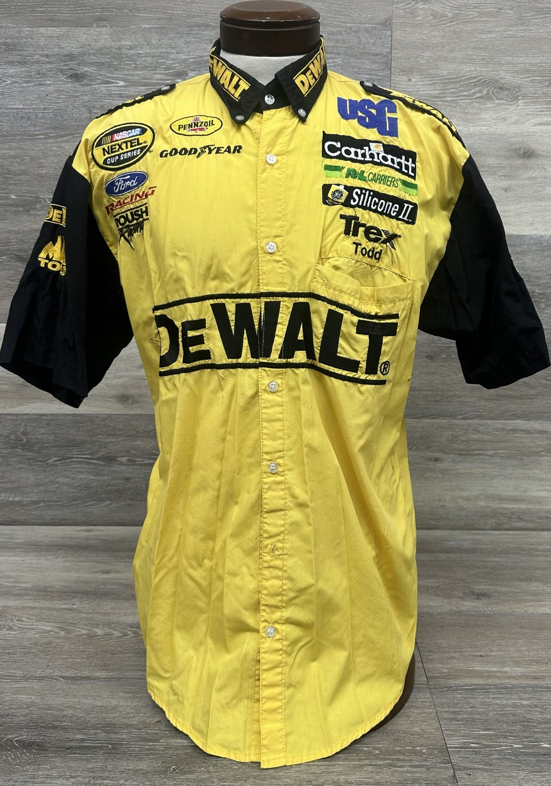 NASCAR #17 Matt Kenseth Roush Race Used Dewalt Crew Shirt Size XL NASCAR #17 Matt Kenseth Roush Race Used Dewalt Crew Shirt Size XL