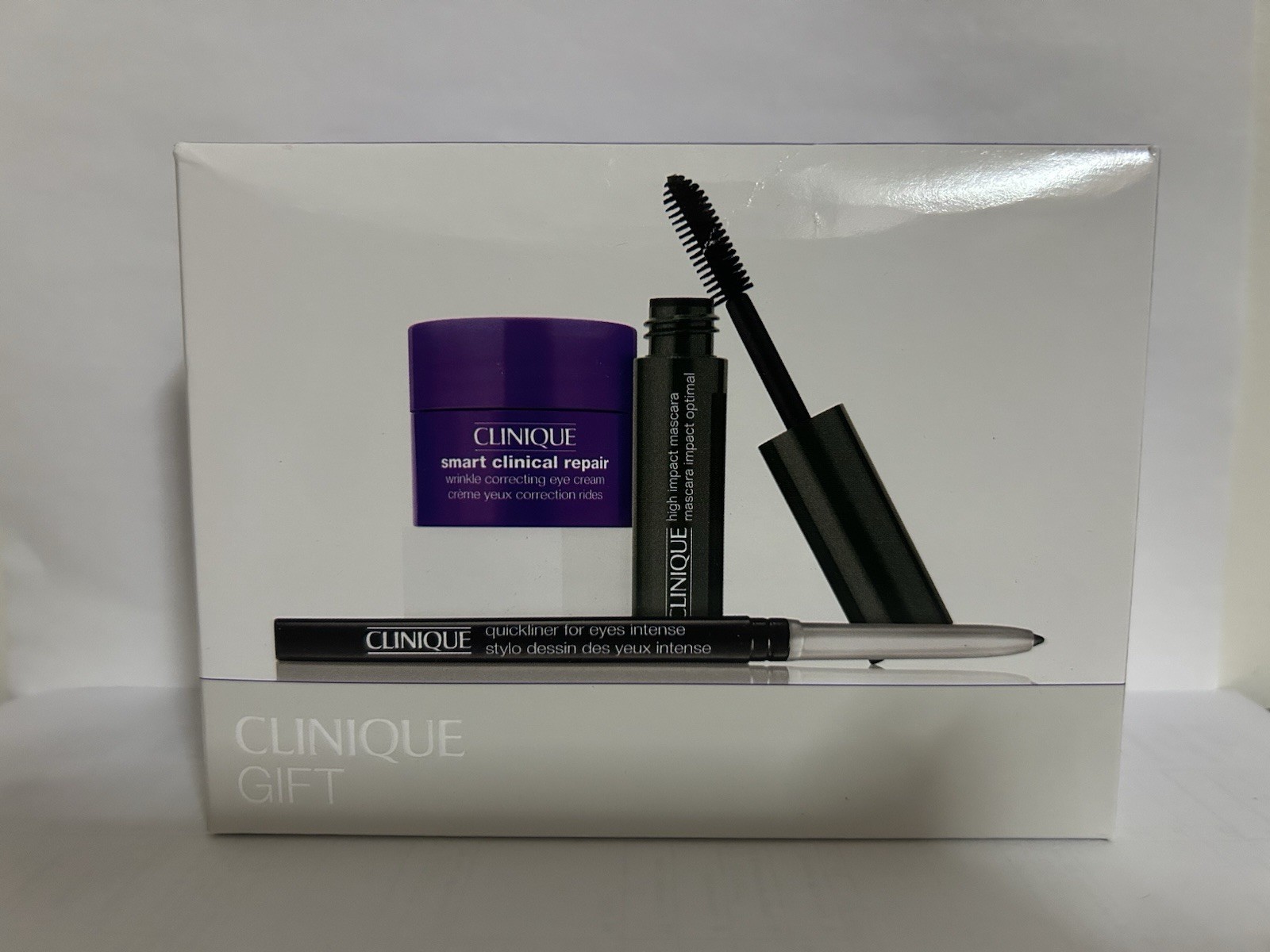 Clinique 3 pcs Makeup Travel Size Deluxe Samples Gift Set Purple/White Box Clinique 3 pcs Makeup Travel Size Deluxe Samples Gift Set Purple/White Box
