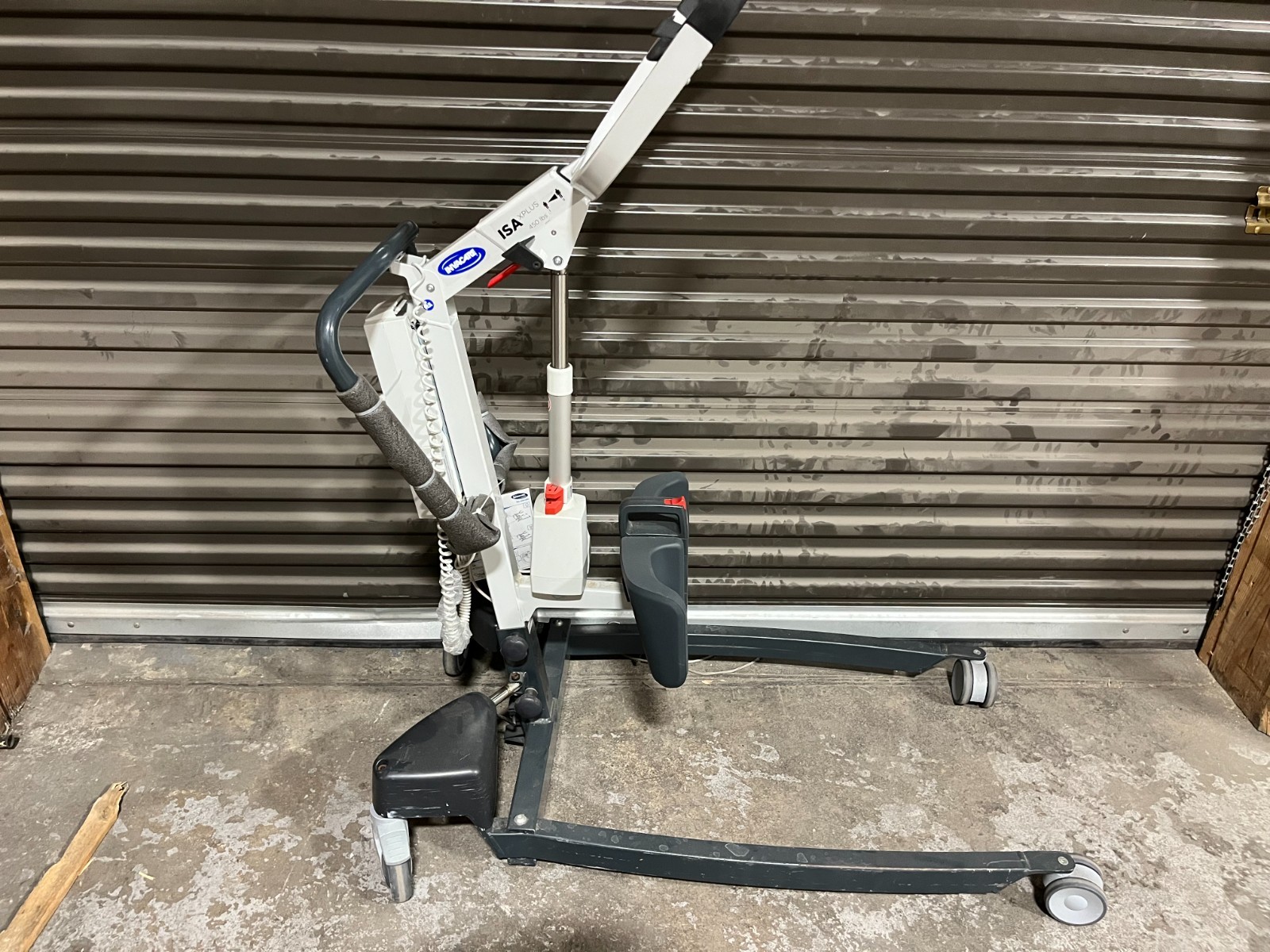 Invacare ISA Plus, sit to stand electric Patient Lifter. Used in perfect shape