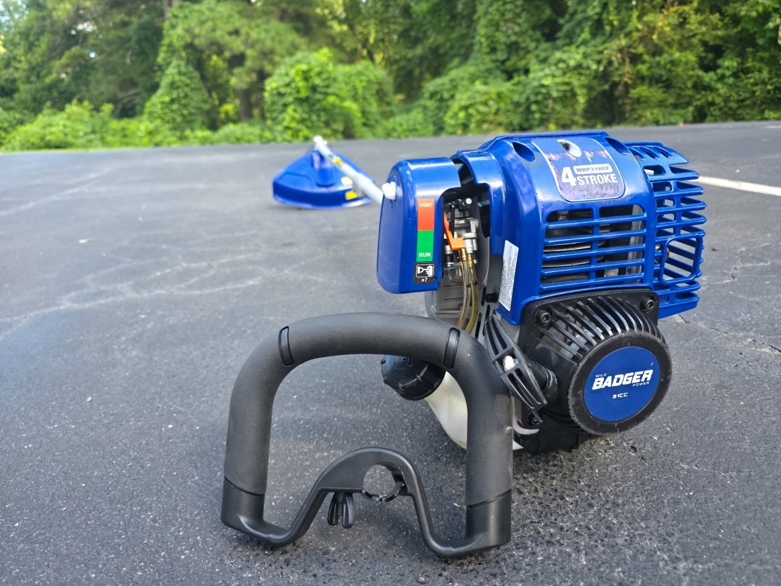Wild Badger 31cc String Trimmer 4-Stroke Gas Straight Shaft  - USED