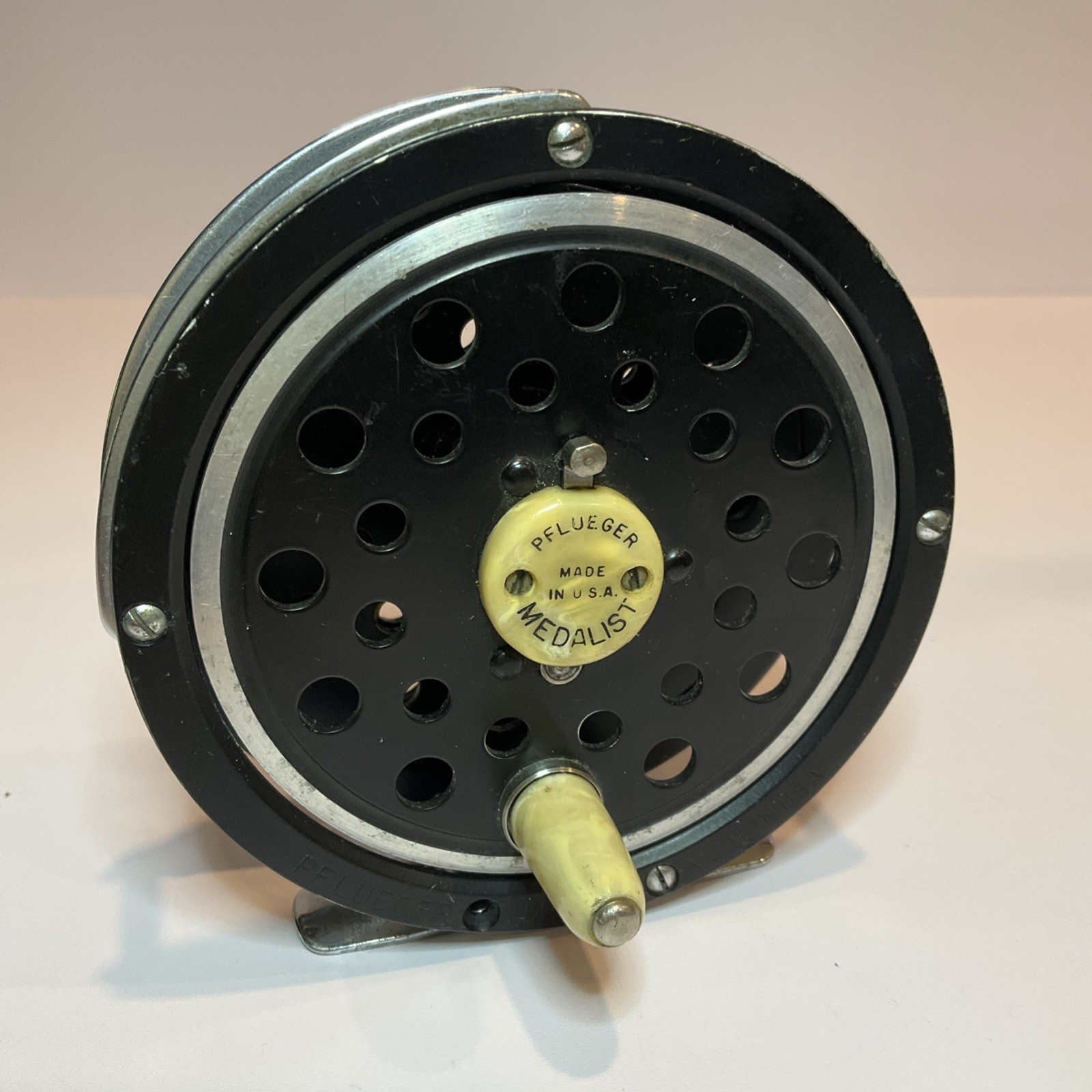 1495DA Pflueger Medalist Fly Fishing Reel Made in USA Black Tested Working