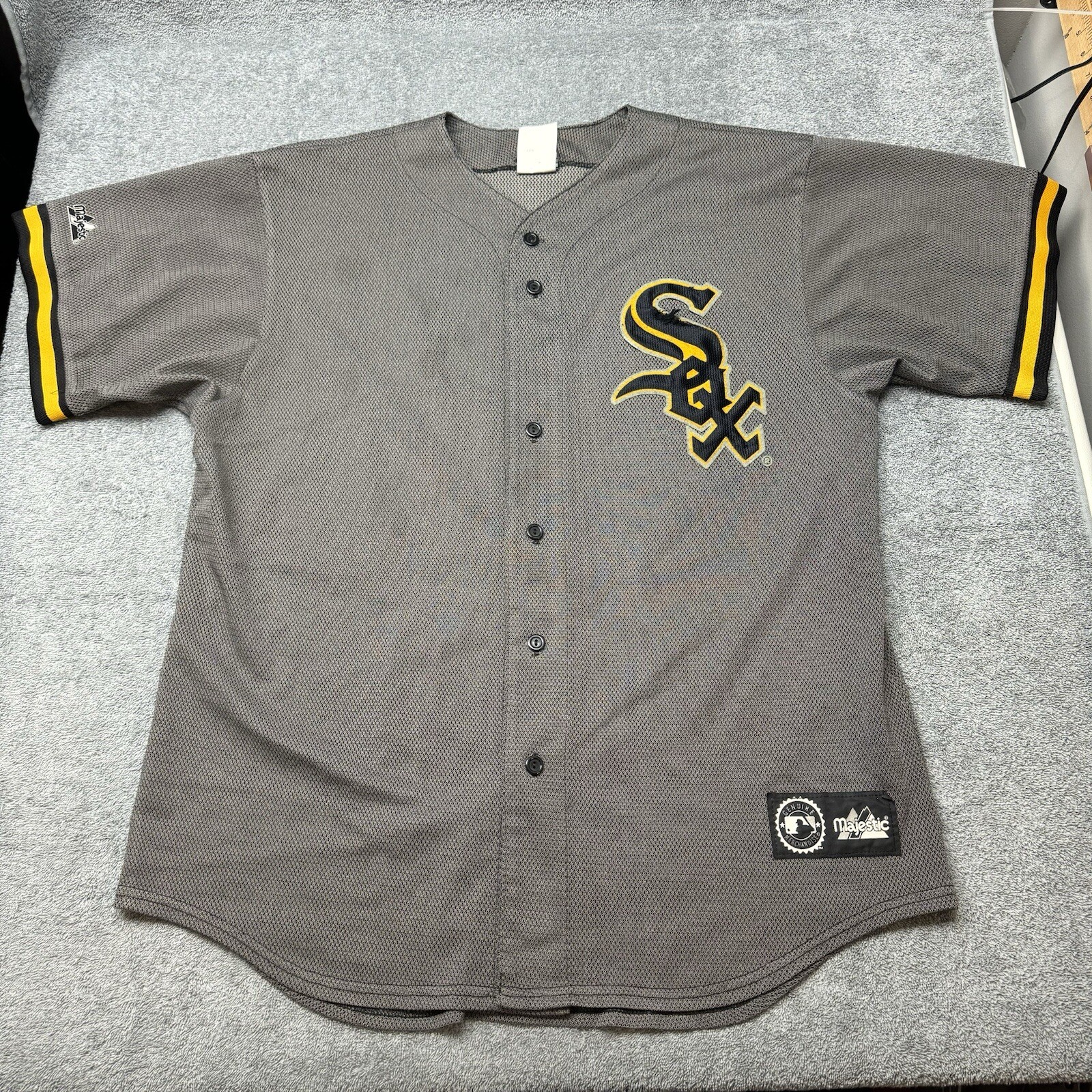 Men’s Rare Vintage Majestic Chicago White Sox Baseball Jersey Large Made In USA Men’s Rare Vintage Majestic Chicago White Sox Baseball Jersey Large Made In USA