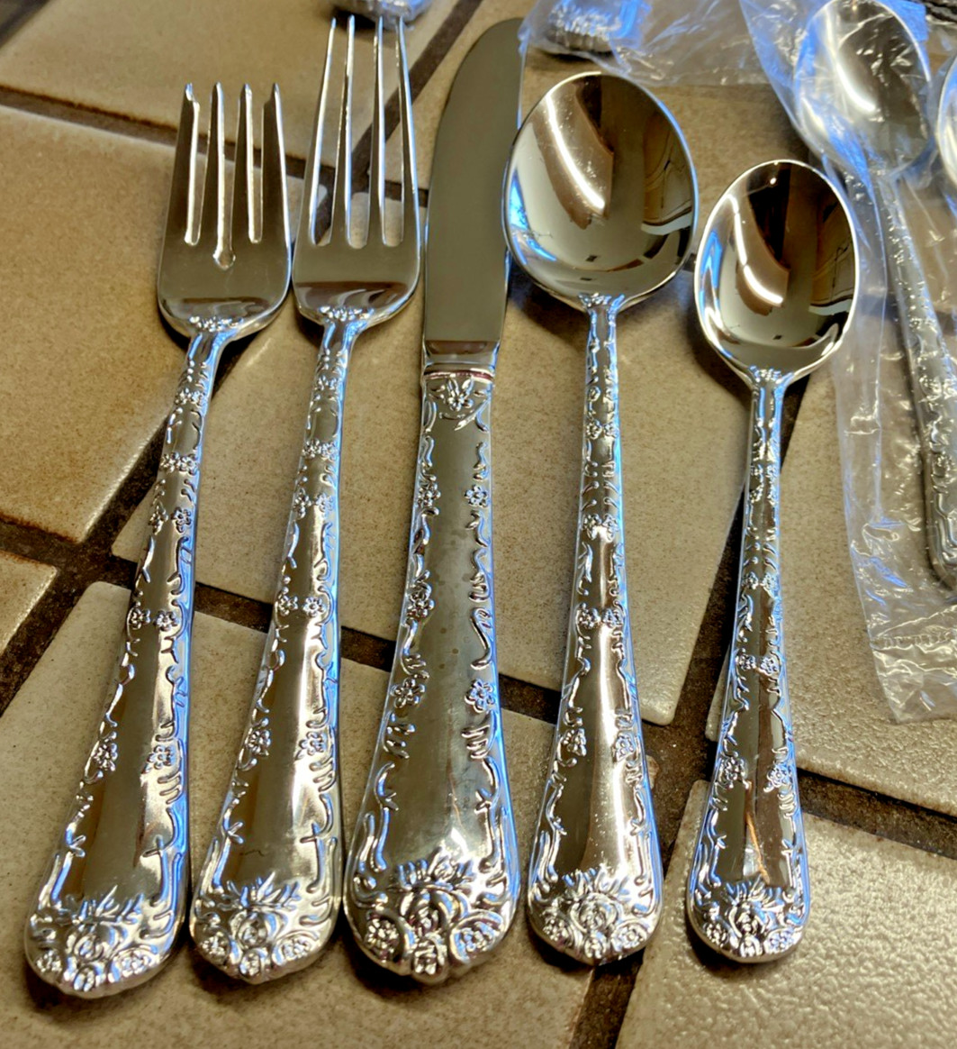 WM ROGERS & SON ENCHANTED ROSE SILVERPLATED FLATWARE 41 PC SET NEW IN WRAPPERS