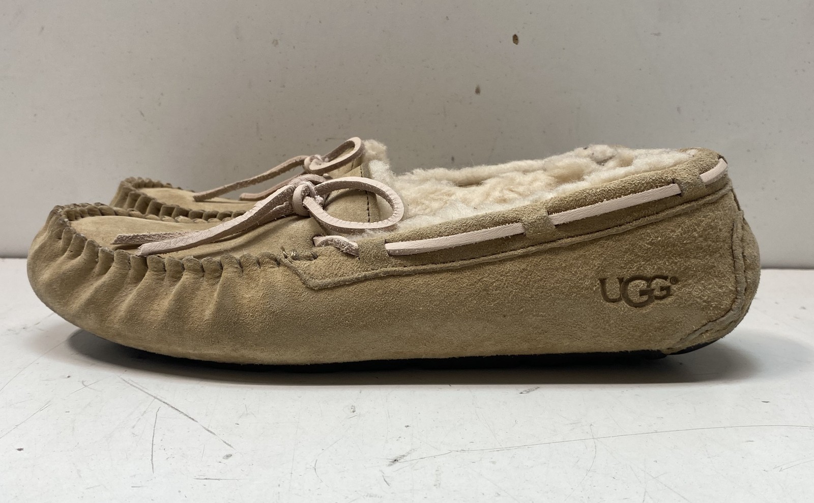 UGG Dakota Chestnut Suede Sheepskin Lined Moccasin Slippers Women\'s Size 8