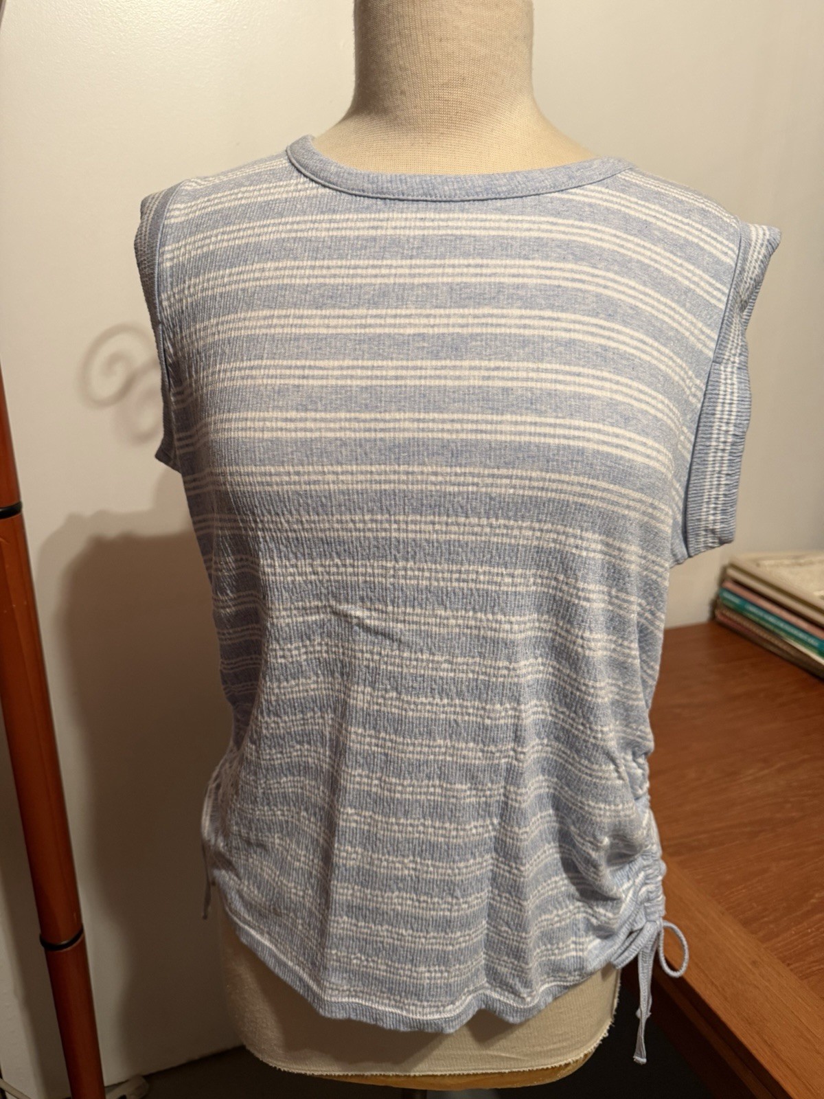 Women’s Top Cap Sleeve Round Neck Sides Drawstring Blue/whute Striped Talbots MP