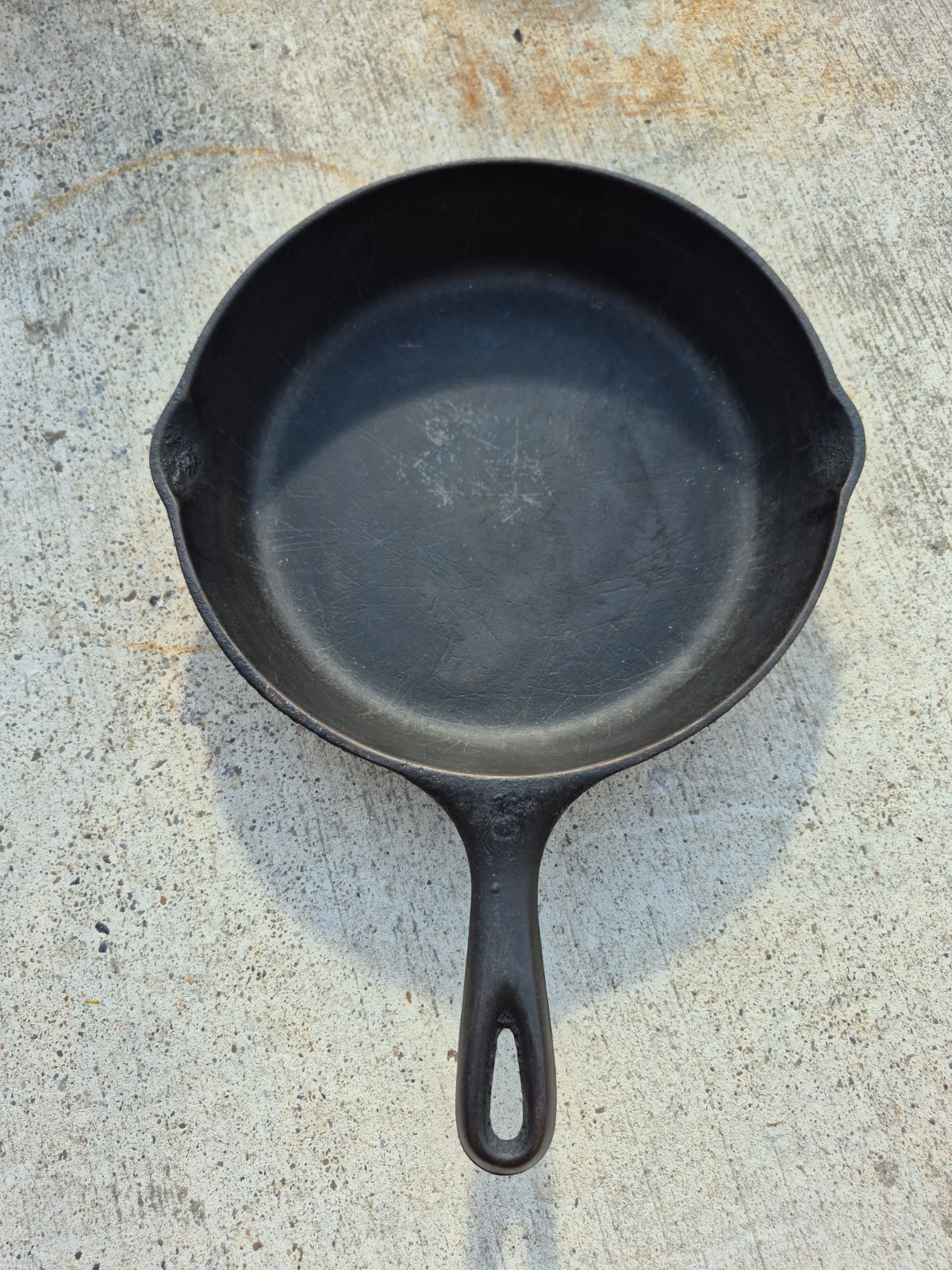 Vintage Vollrath? Cast Iron Skillet No. 8 Vintage Vollrath? Cast Iron Skillet No. 8